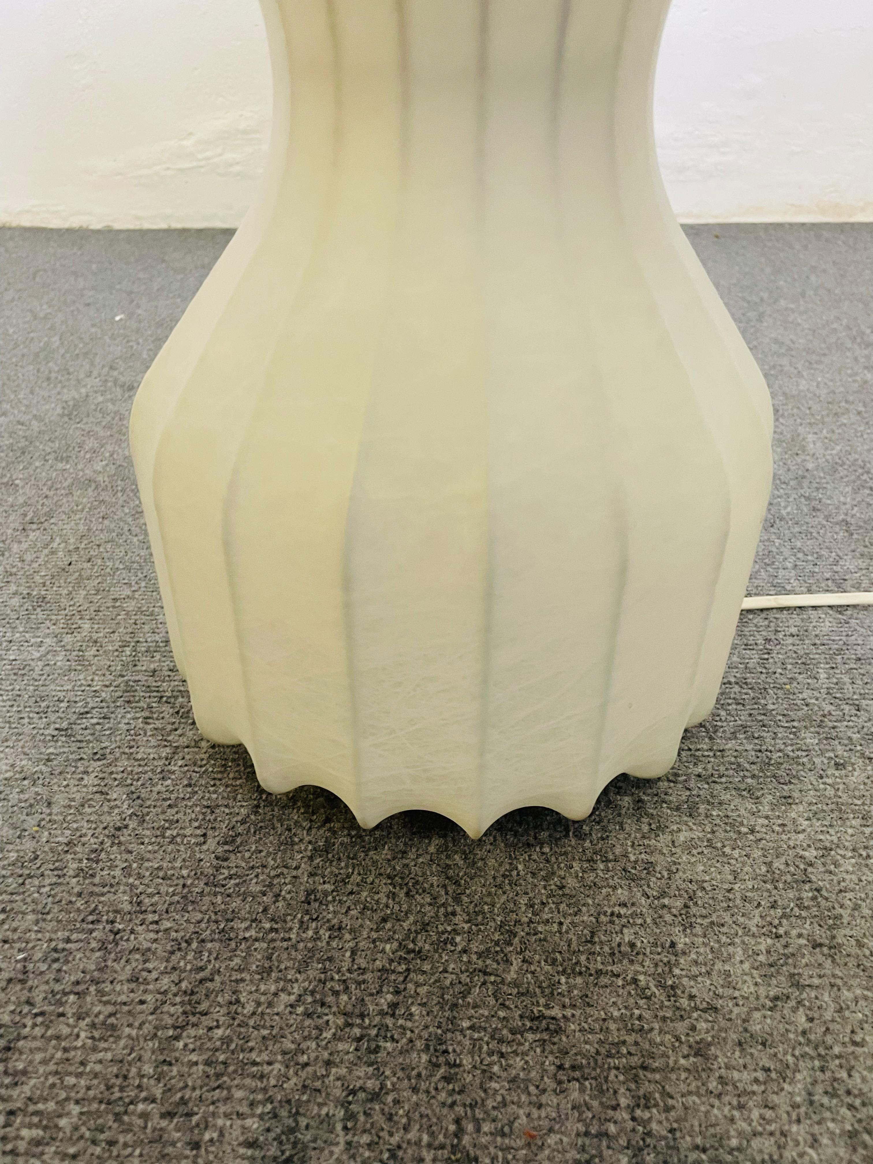 Lampada da tavolo modello gatto, produzione Flos, designer Castiglioni en venta 2