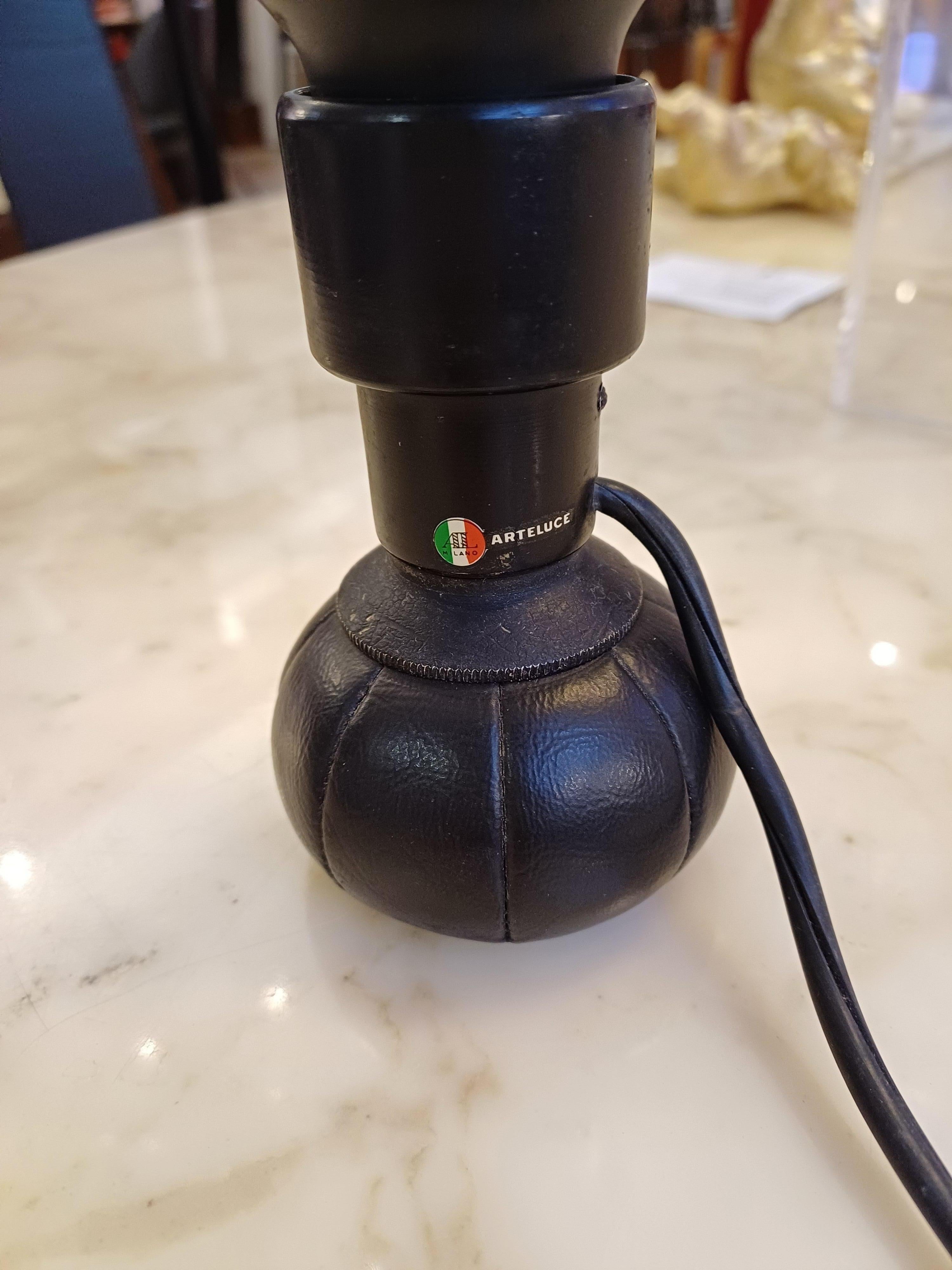 Gino Sarfatti Arteluce lampe de table noire Modèle 600 P en vente 3