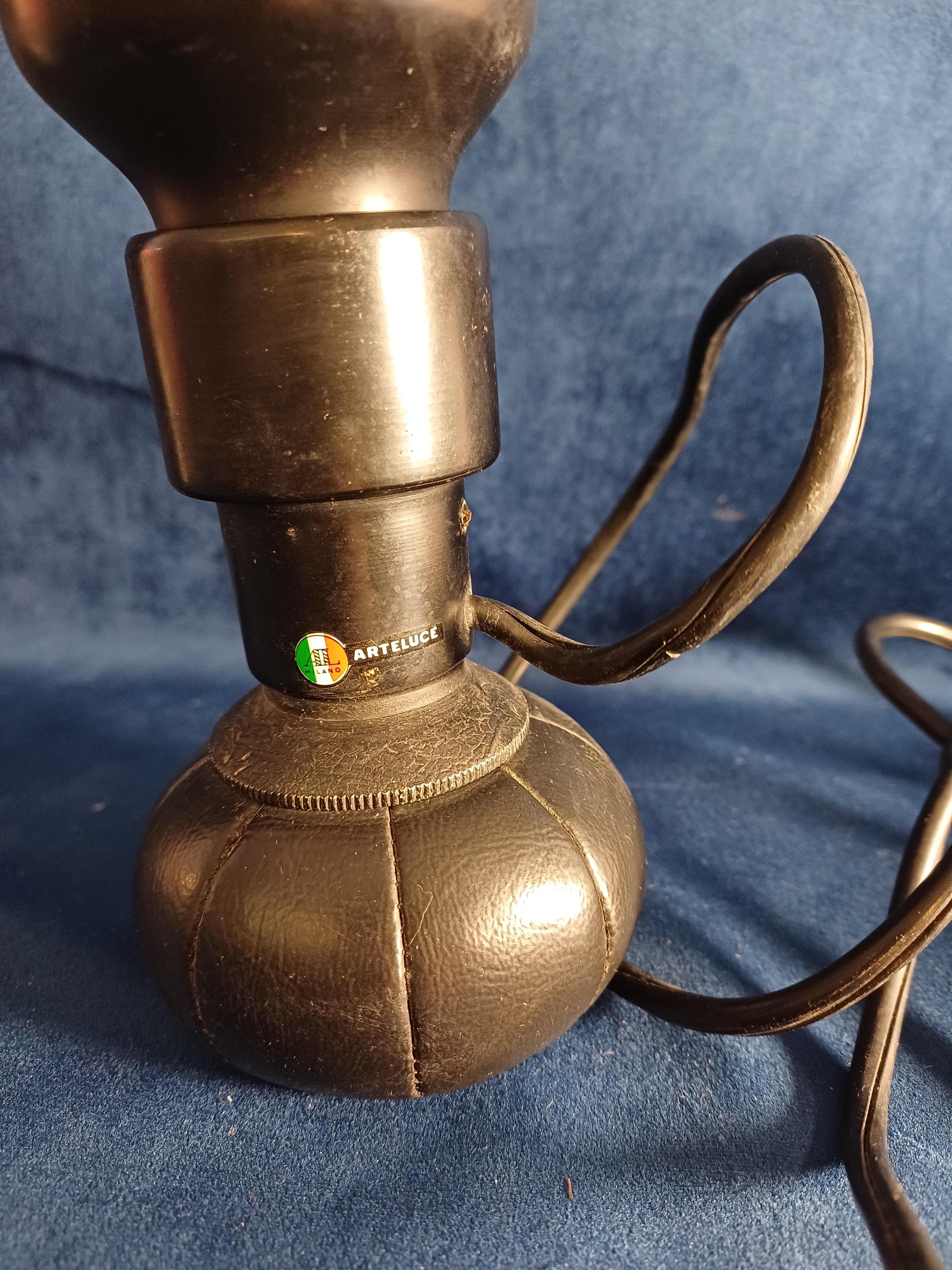Gino Sarfatti Arteluce lampe de table noire Modèle 600 P en vente 8