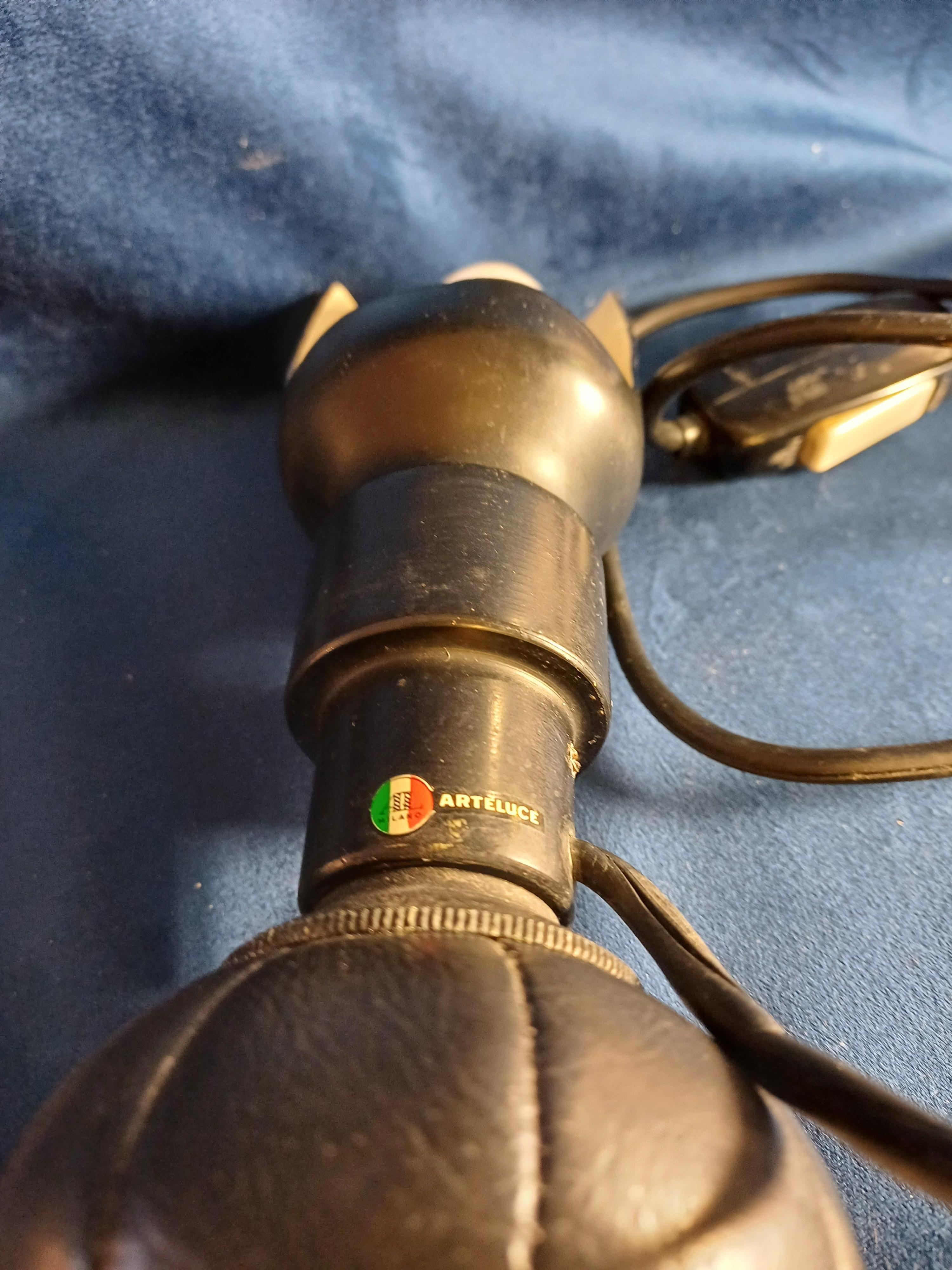 Gino Sarfatti Arteluce lampe de table noire Modèle 600 P en vente 1