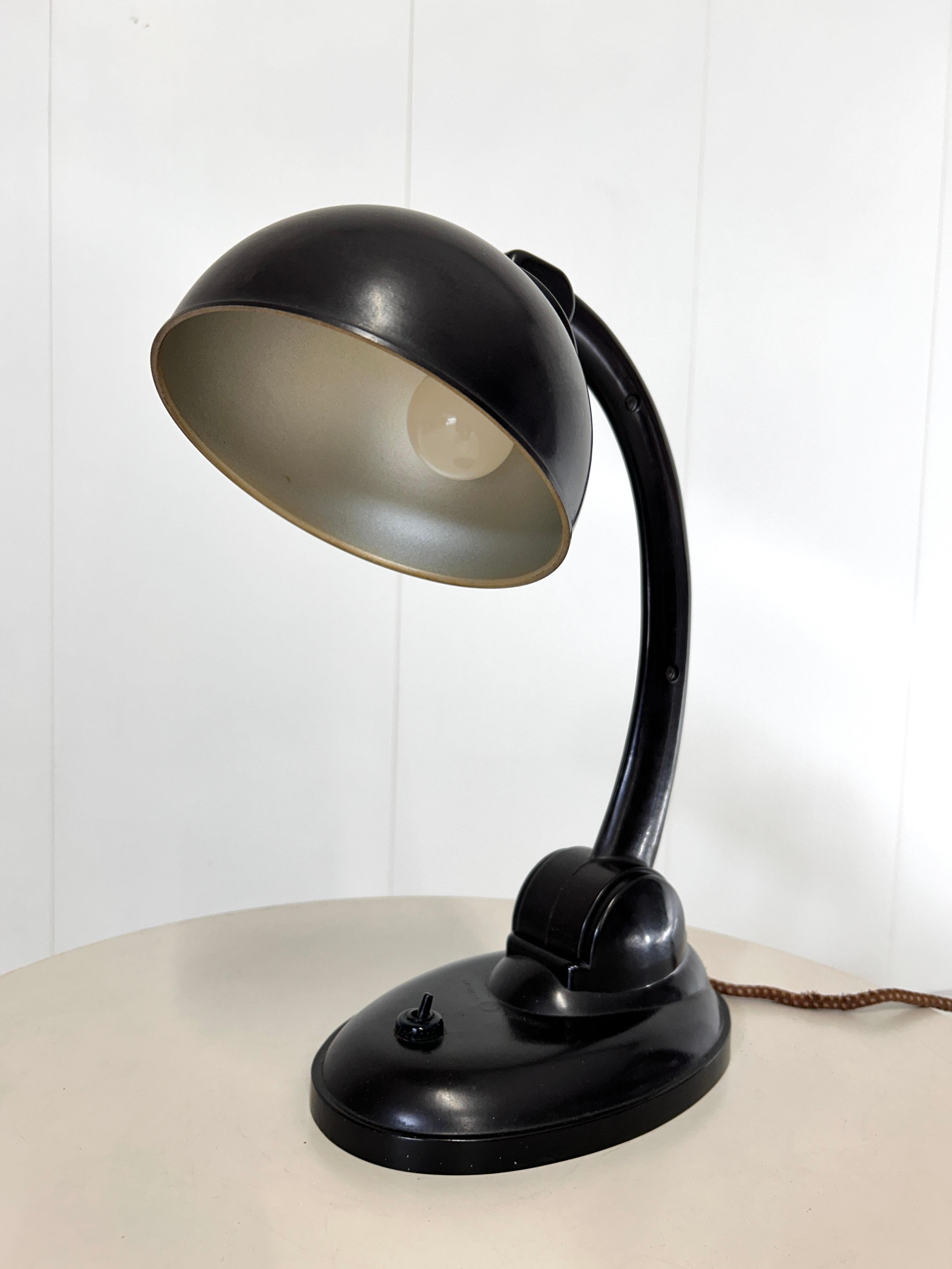 Mid-20th Century Lampe de table No. 11126 par Eric Kirkham Cole, années 1930 en vente