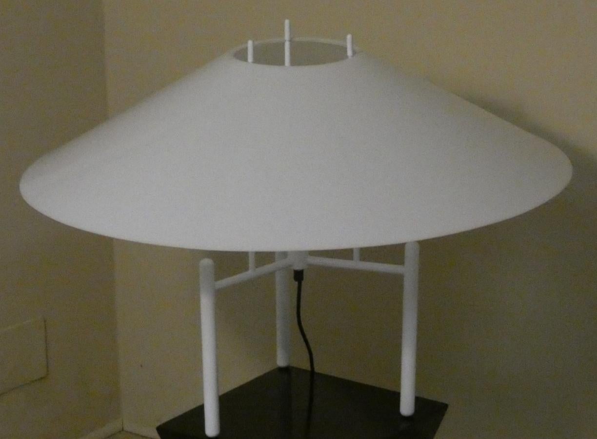 Autre Lampada da Tavolo Pagoda Mod. 694 di Elio martinelli per Martinelli Luce en vente