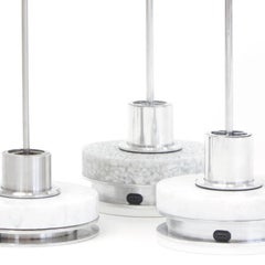 Lampada da tavolo ricaricabile in frammenti di marmo bianco Carrara e alluminio