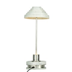 Lampada da tavolo ricaricabile in marmo bianco Carrara e alluminio