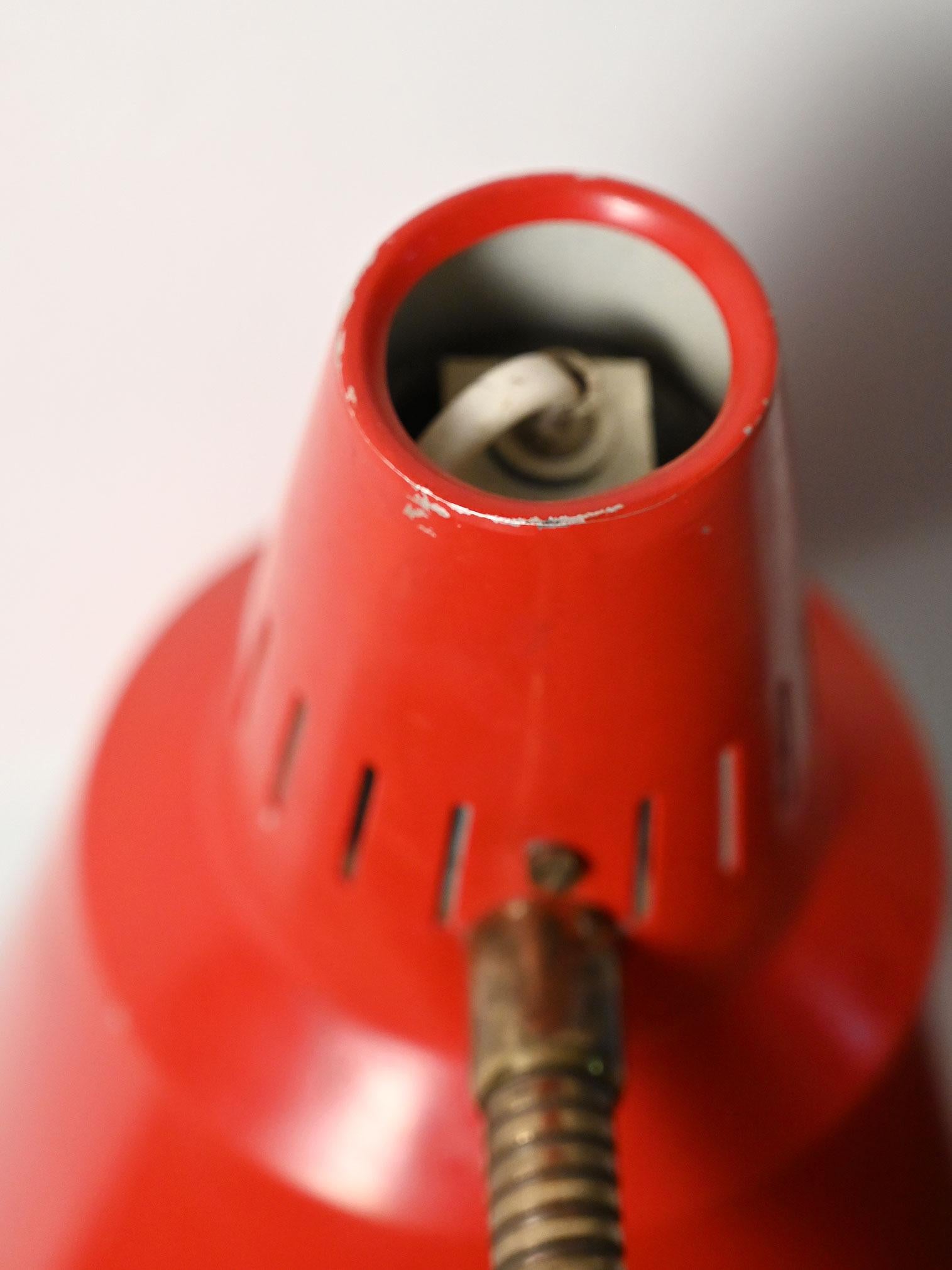 Lampe à tavolo rossa produite par Gemi rossa dans les années 60 Bon état - En vente à Brescia, IT