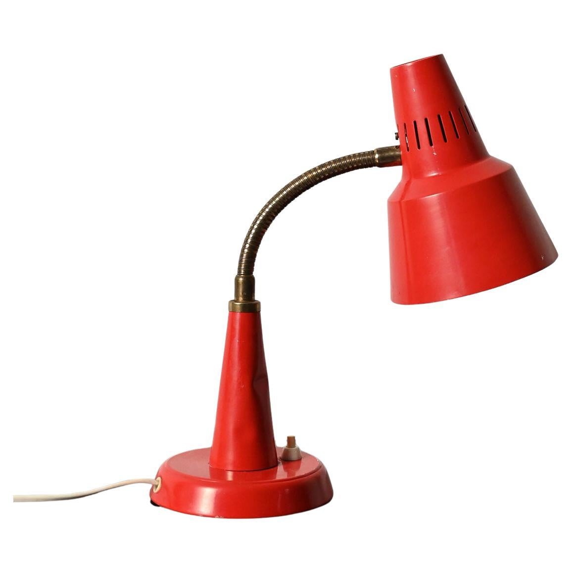 Lampada da tavolo rossa prodotta da Gemi rossa anni ’60