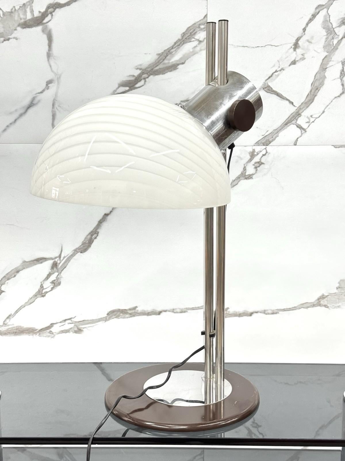 Lampada da tavolo Space age Design Glass Anni 70 Modernariato In condizioni ottime in vendita a Taranto, IT