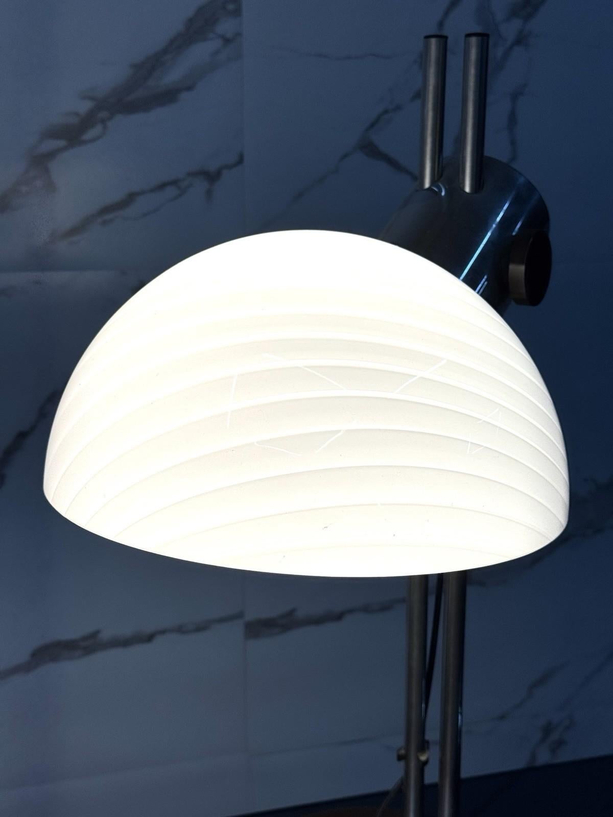 Metallo Lampada da tavolo Space age Design Glass Anni 70 Modernariato in vendita