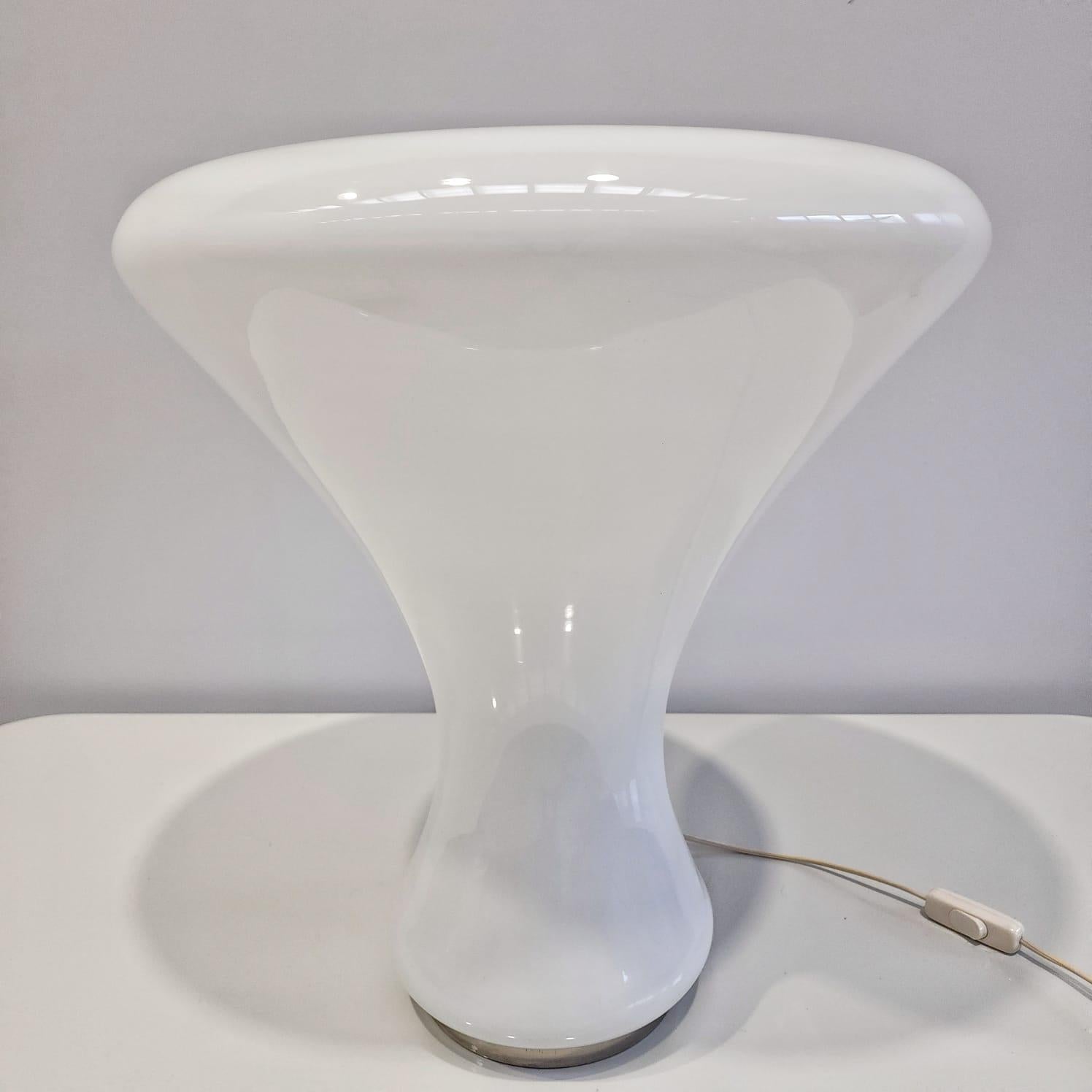 Other Space age table lamp of Italian design  in murano glass 1970s For Sale