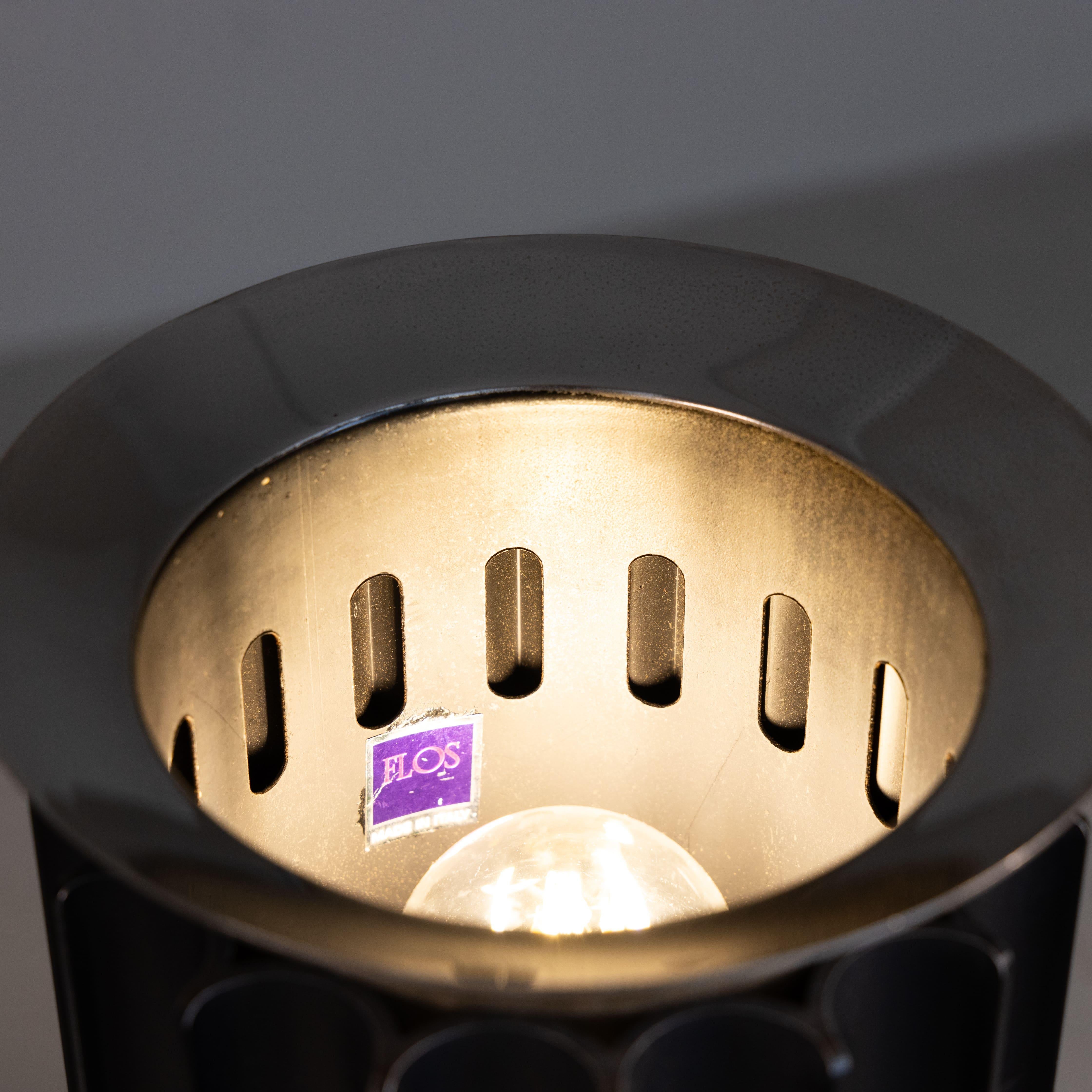 Lampe de table Taccia, design d'Achille et Pier Giacomo Castiglioni pour Flos, Italie, 1962

Icône du design italien, la lampe Taccia est l'un des modèles les plus célèbres des frères Castiglioni, dont l'origine remonte aux années 1960. Dotée d'une