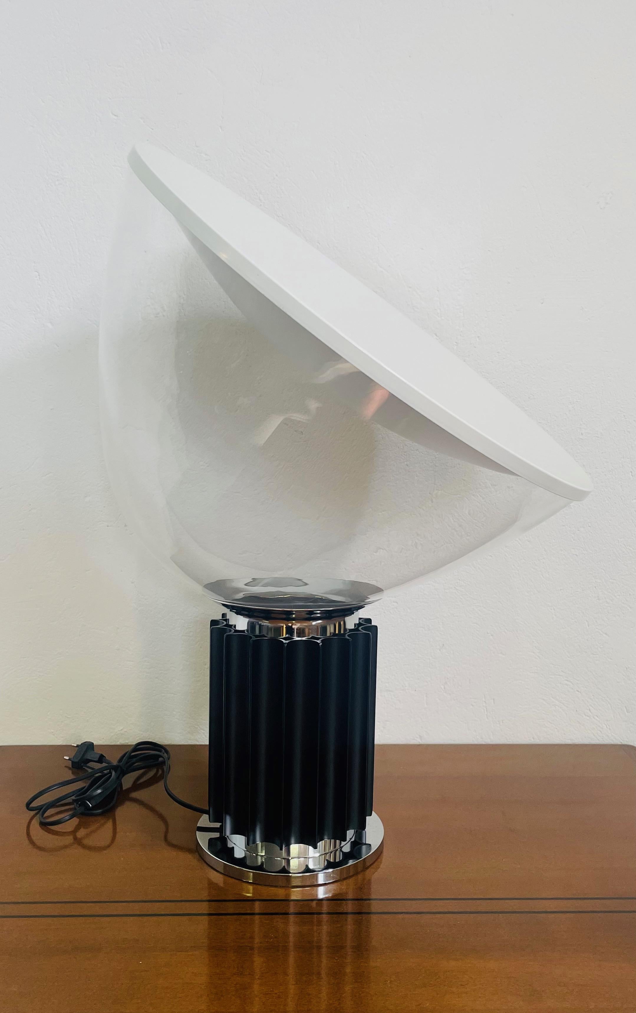 Lámpara de mesa Taccia de Achille y Pier Giacomo Castiglioni para Flos. Italian en venta