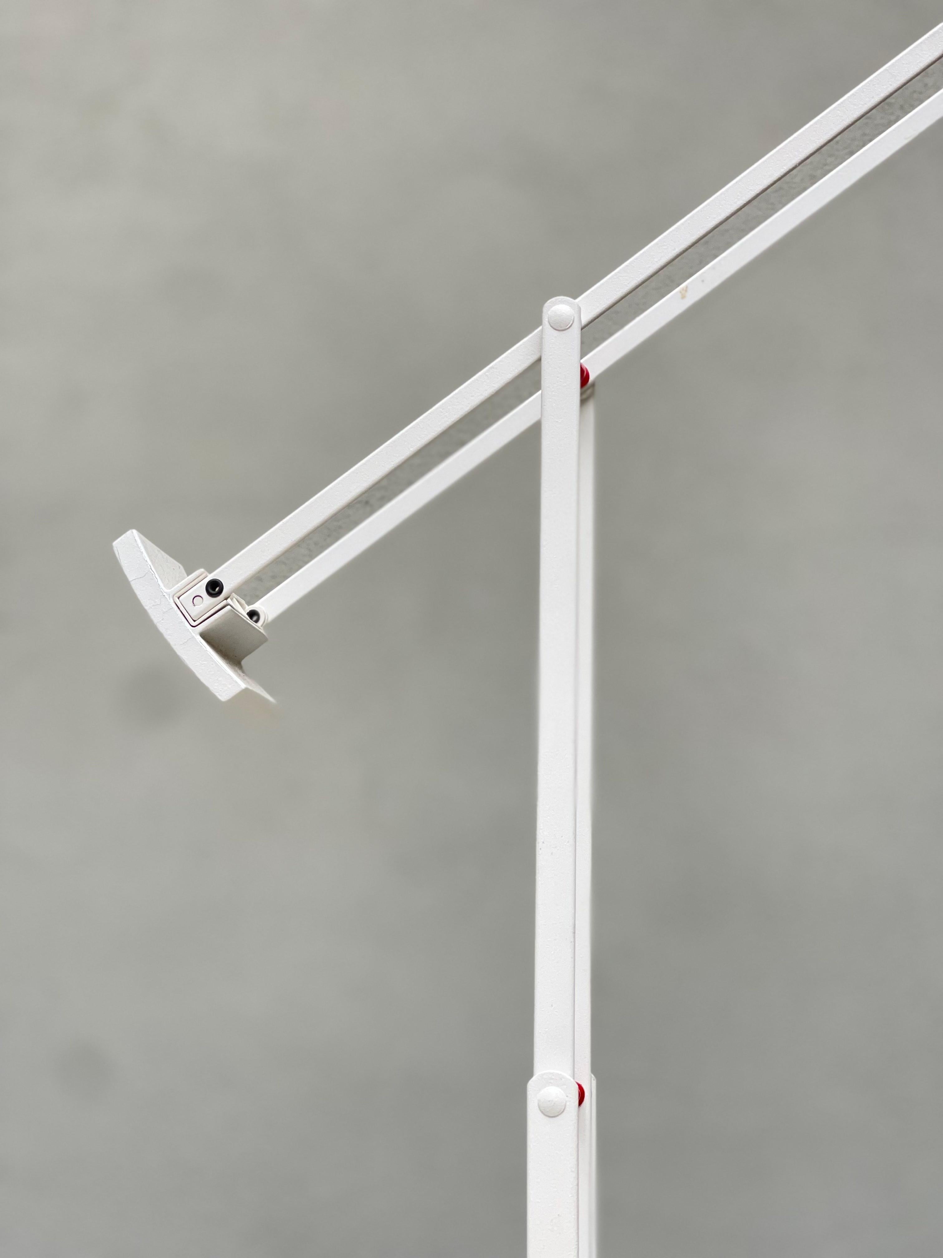 Italian Lampada Da Tavolo Tizio Regolabile Bianca Di Richard Sapper Per Artemide, 1972