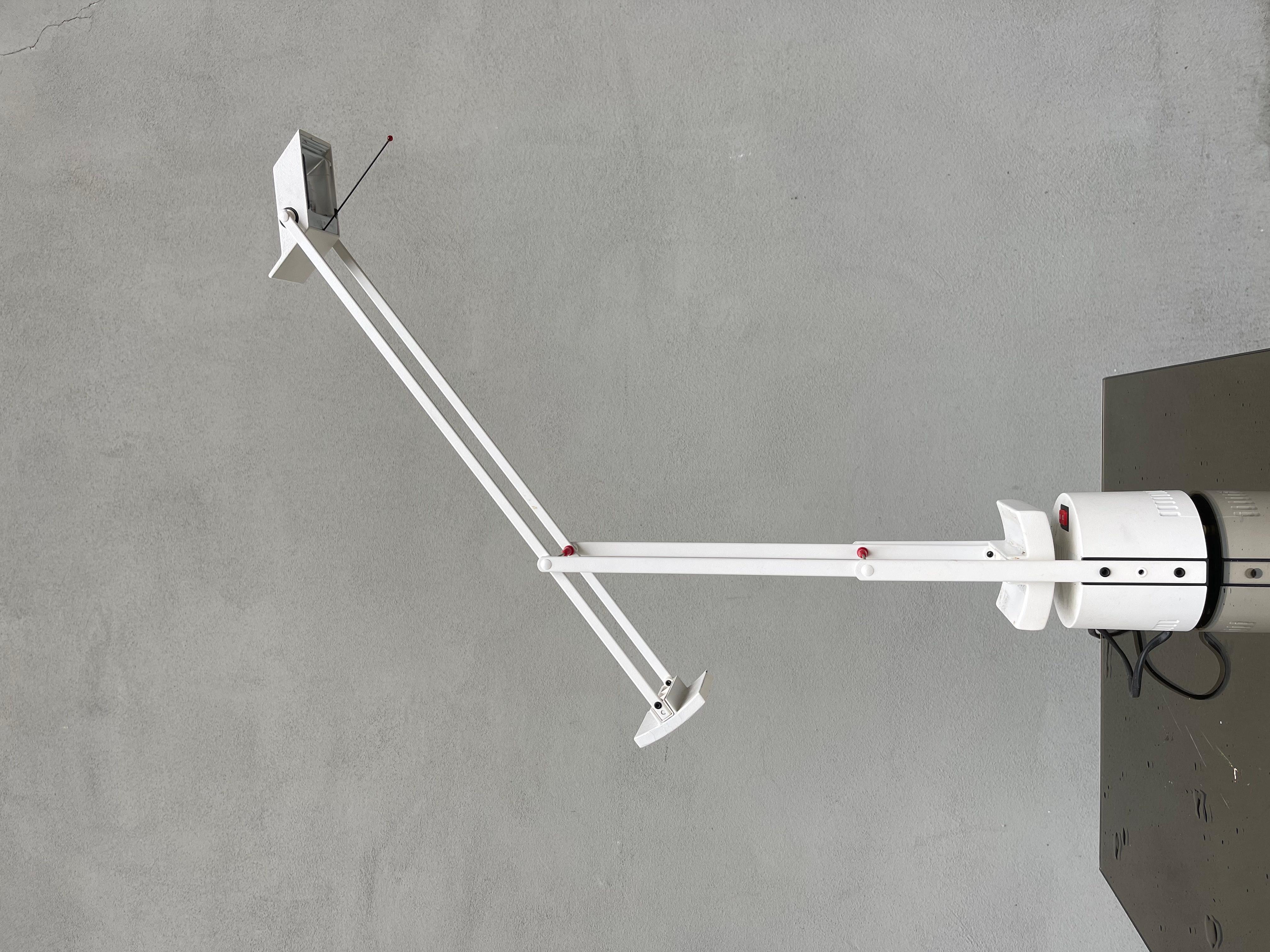 Iron Lampada Da Tavolo Tizio Regolabile Bianca Di Richard Sapper Per Artemide, 1972