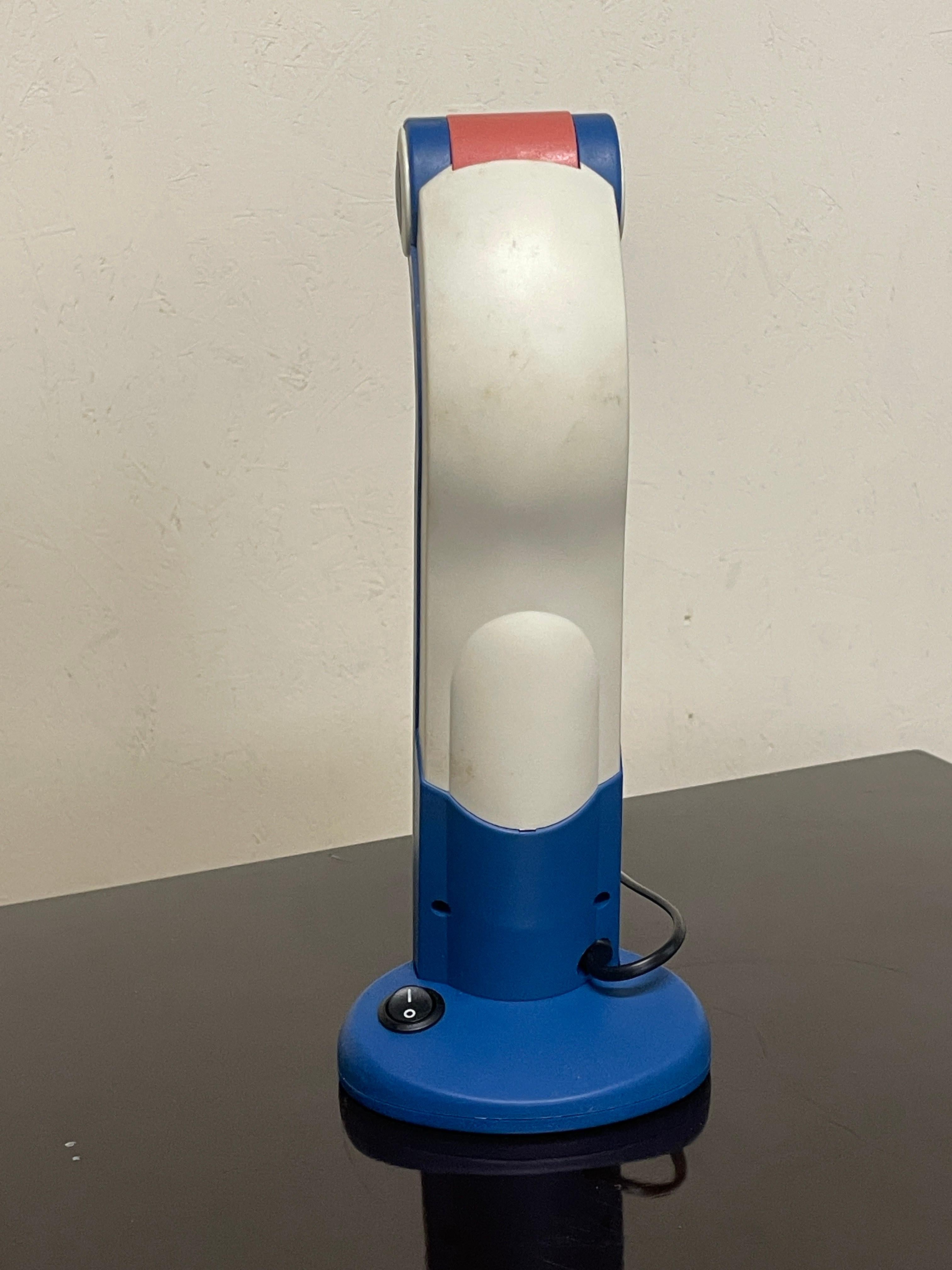 Plastica Lampada da tavolo Tucano di H.T. Huang per Lenoir, anni '80 in vendita