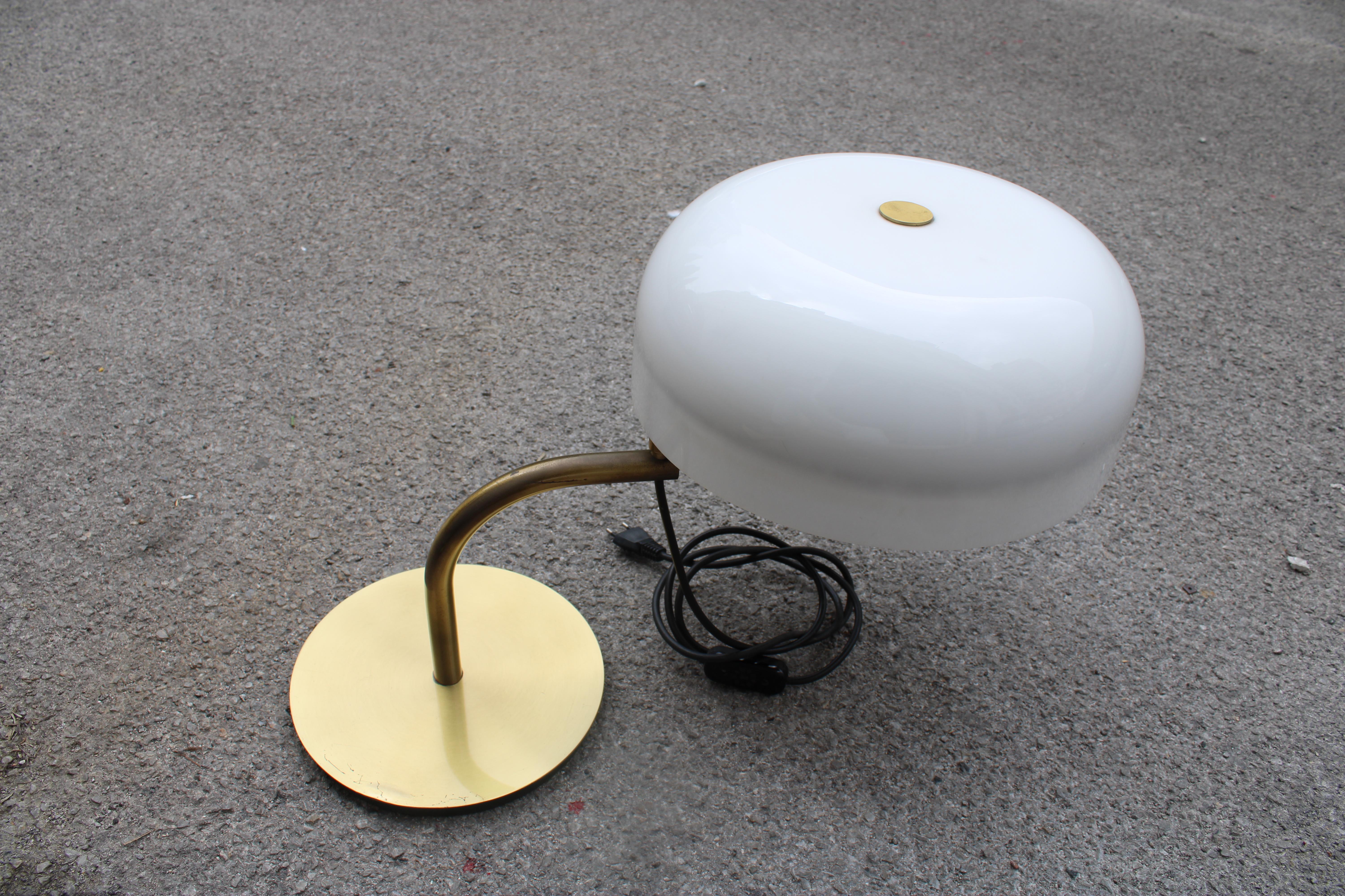 Valenti Italia 1970 Ausziehbare Tischleuchte aus Messing und Plexiglas im Angebot 1