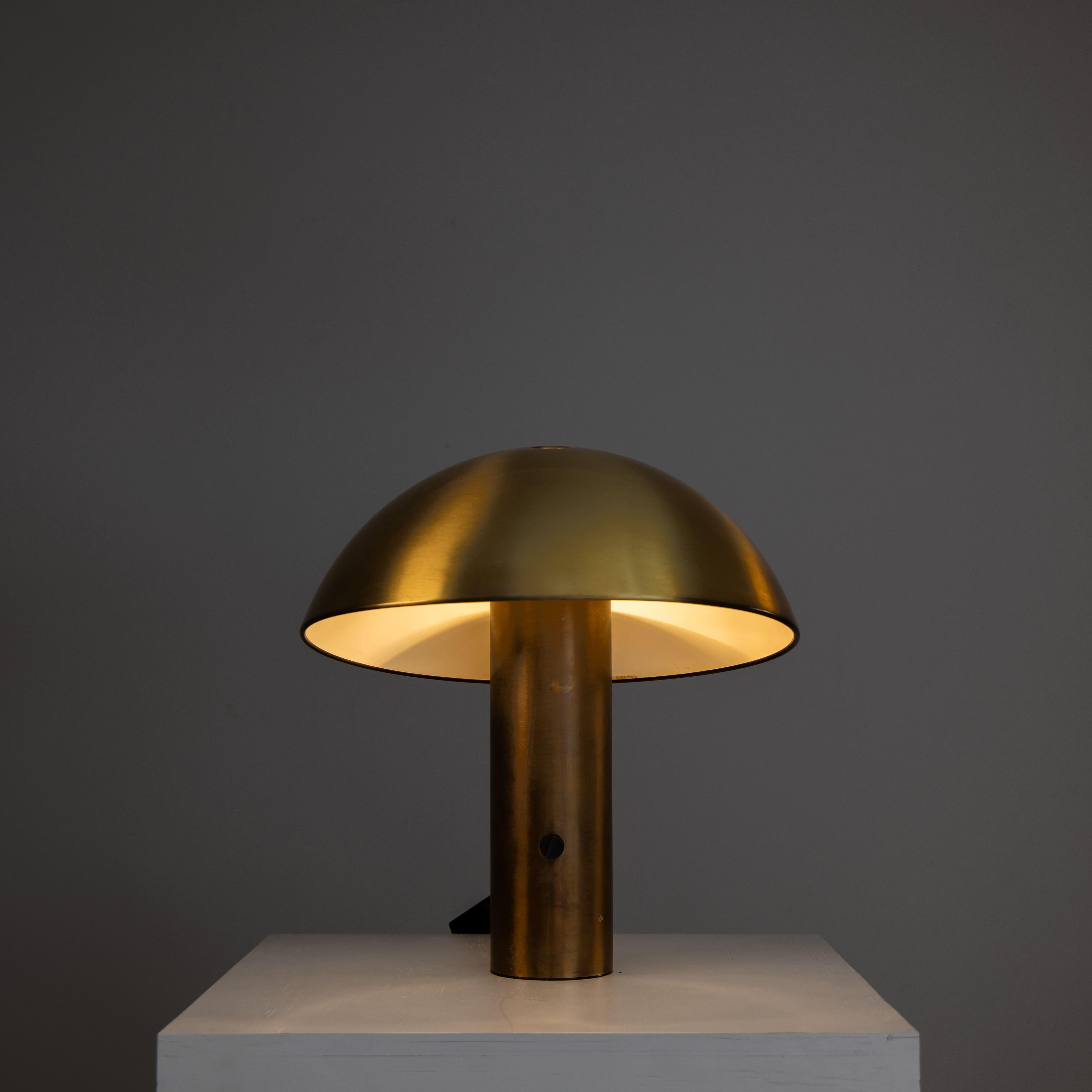 Lámpara de mesa Vega, Franco Mirenzi, Valenti Late 20th Century en venta