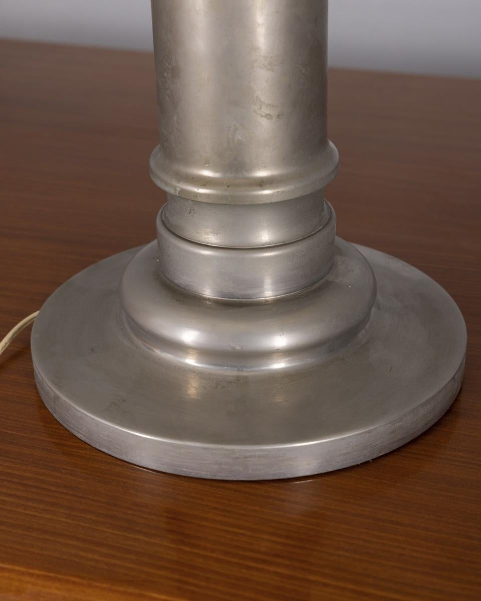 Lámpara de sobremesa vintage de metal y plexiglás de los años 70 diseño Vit Kellj Moderno de mediados de siglo en venta