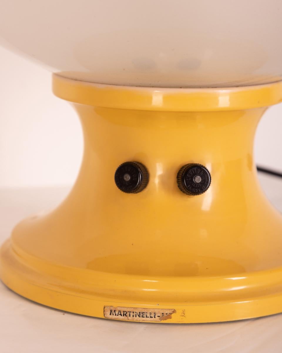 Lampe de table vintage des années 1960 design martinelli luce en vente 1