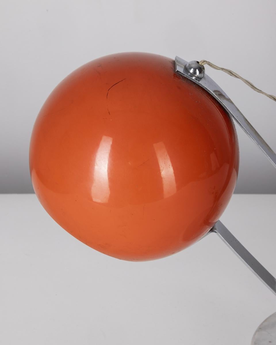 Mid-20th Century Vintage 1960s table lamp in marble and orange metal Italian design For Sale