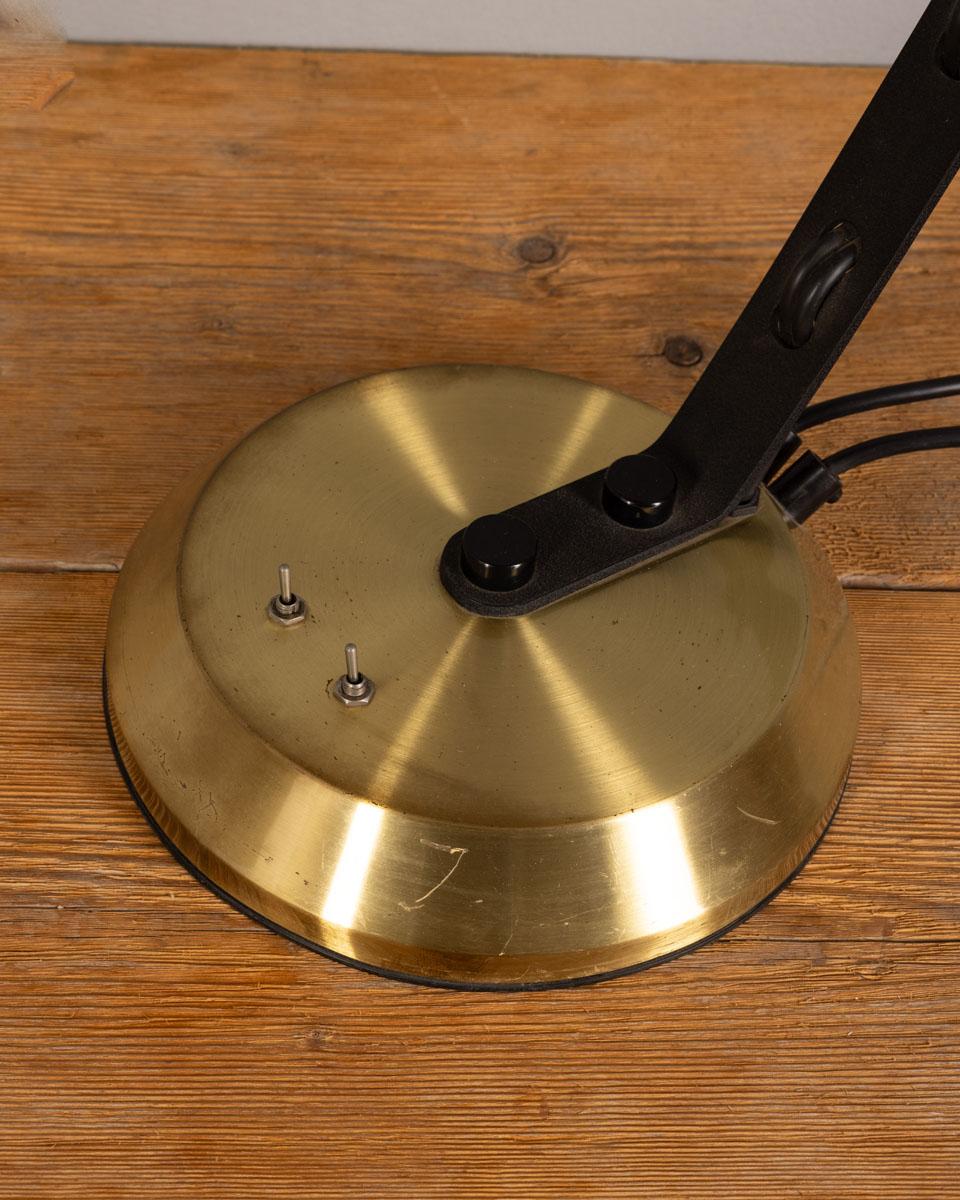 Mid-Century Modern Lampe de table vintage des années 70 laiton doré design italien en vente