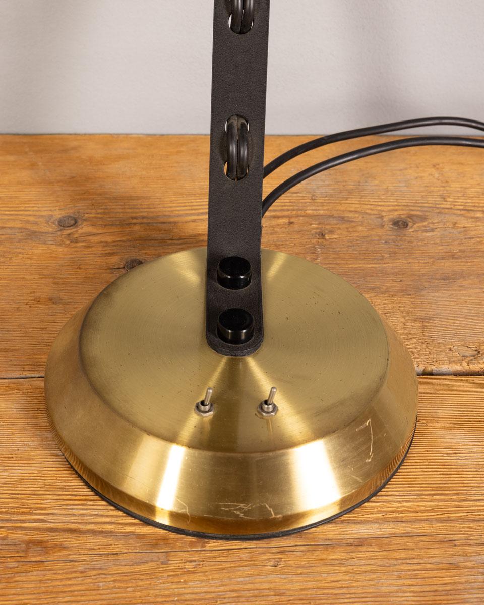 Lampe de table vintage des années 70 laiton doré design italien en vente 3