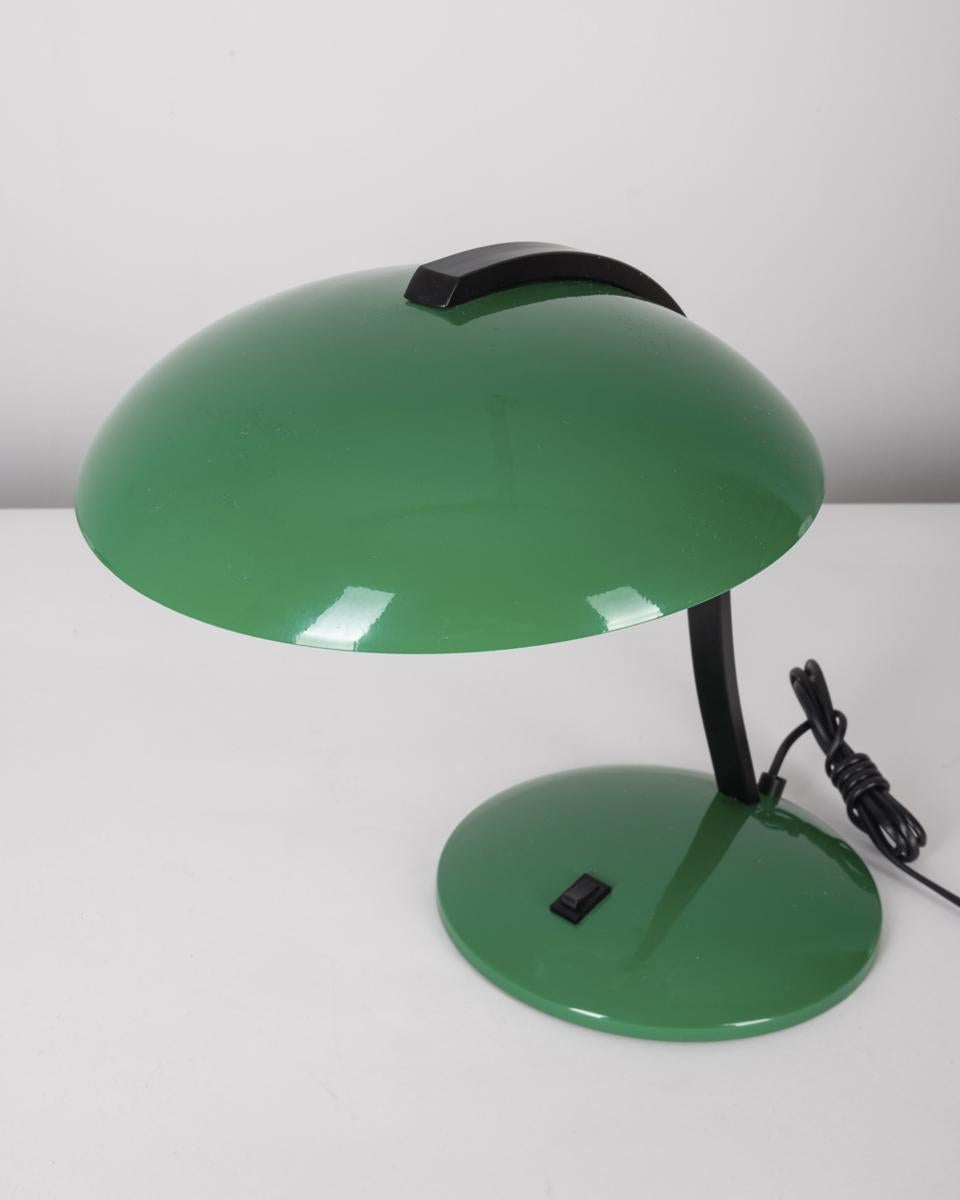 Italian Lampe de table vintage en métal vert des années 1980 conçue par Veneta Lumi en vente