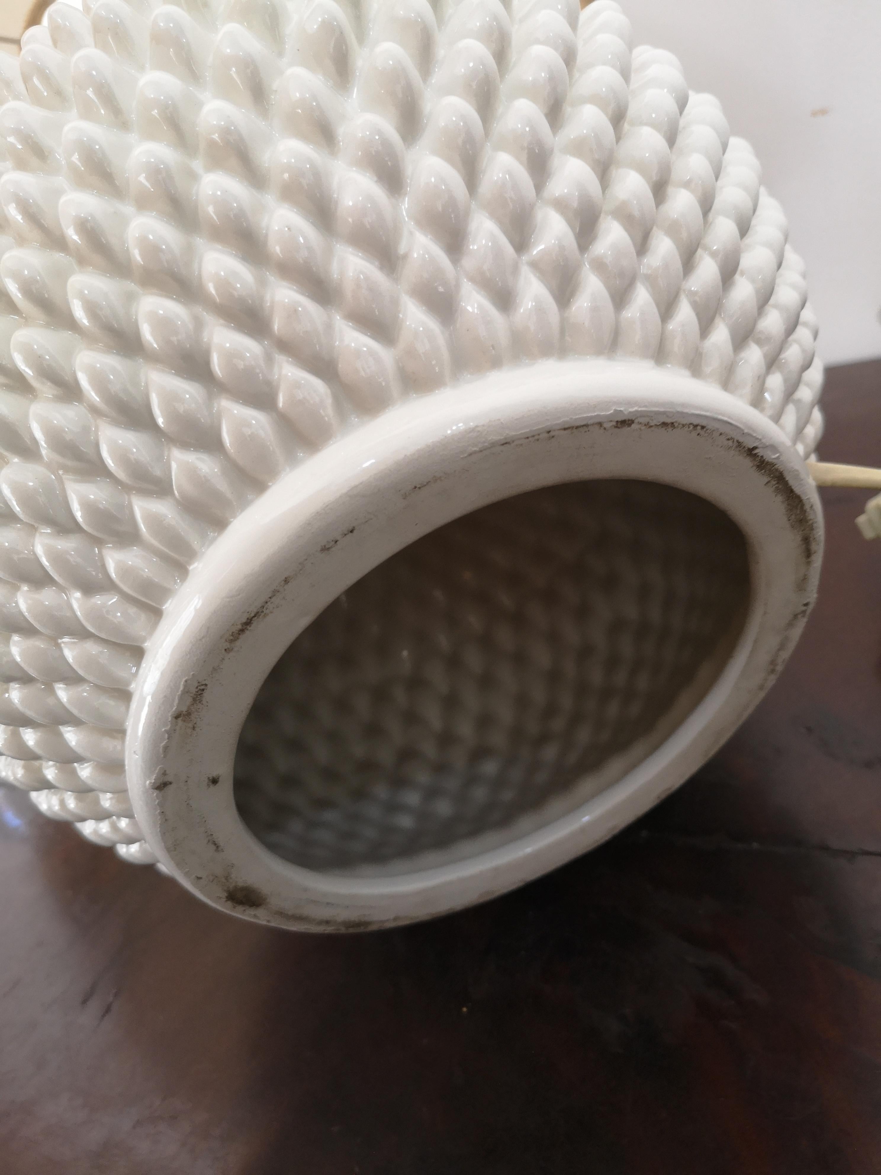 Lampada da tavolo vintage Hobnail ceramica bianca anni 70 in vendita 7
