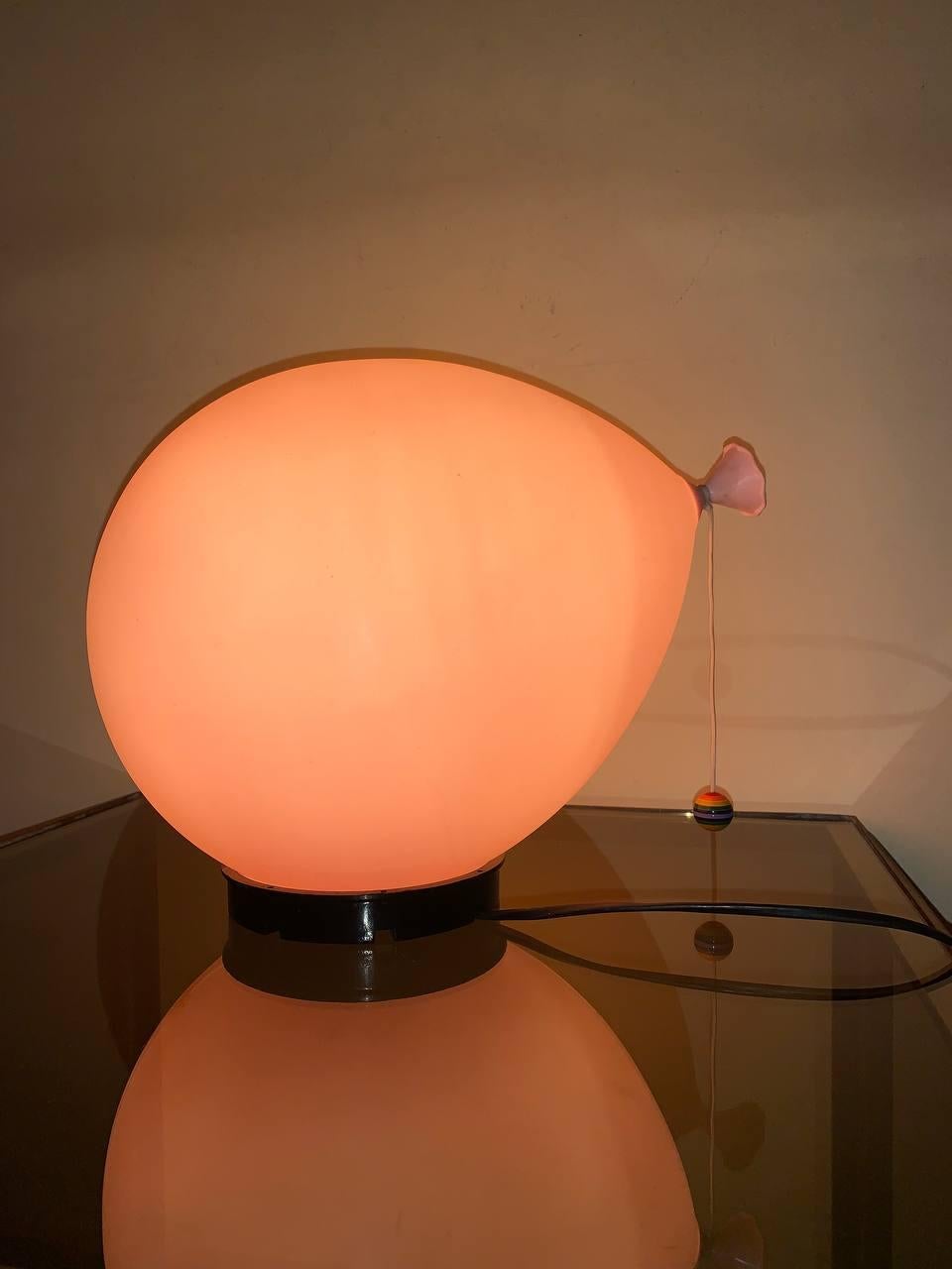 Plastica Lampada da tavolo Yves Christin per Bilumen, in plastica anni '70, Italia in vendita