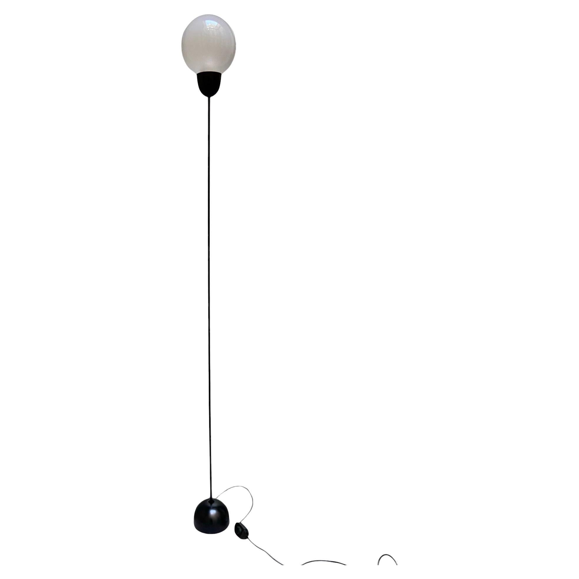 Stehlampe aus schwarzem Metall, Italien 1970er