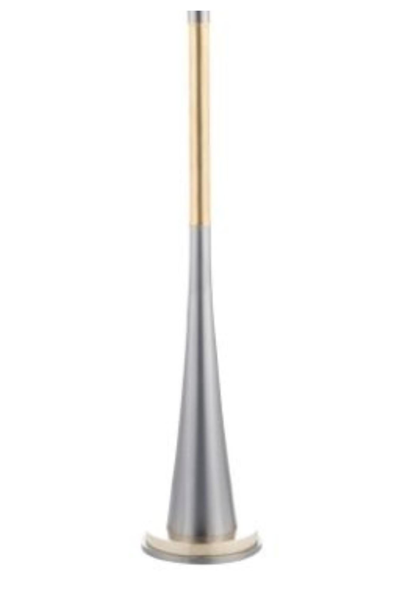 italien Lampada da terra un stelo en ottone I-conique en vente