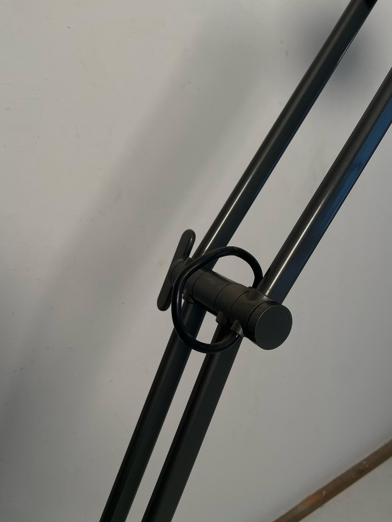 Lampada da terra Adone di CP & CR Associati e prodotta da Artemide, anni 80. in vendita 4