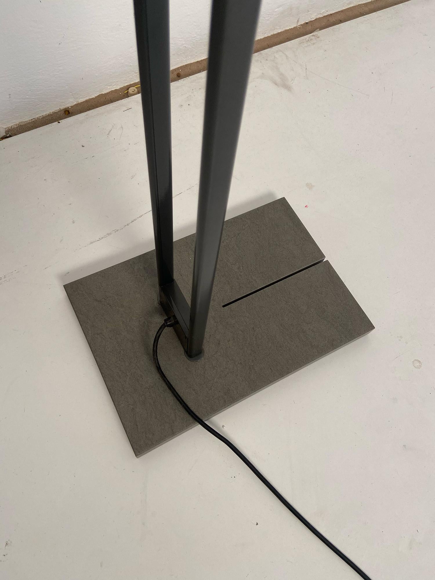 Lampada da terra Adone di CP & CR Associati e prodotta da Artemide, anni 80. in vendita 5