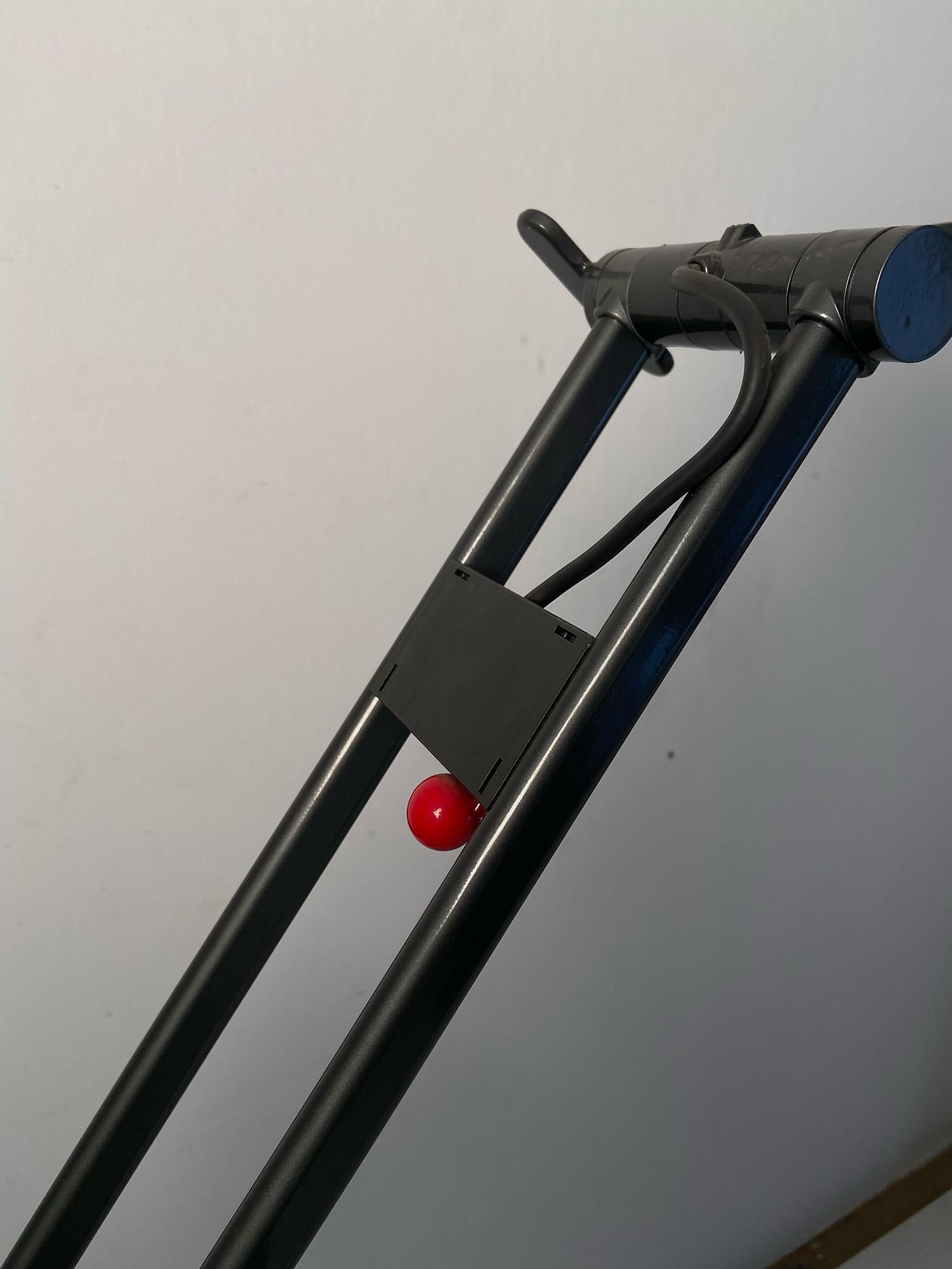 Lampada da terra Adone di CP & CR Associati e prodotta da Artemide, anni 80. in vendita 1