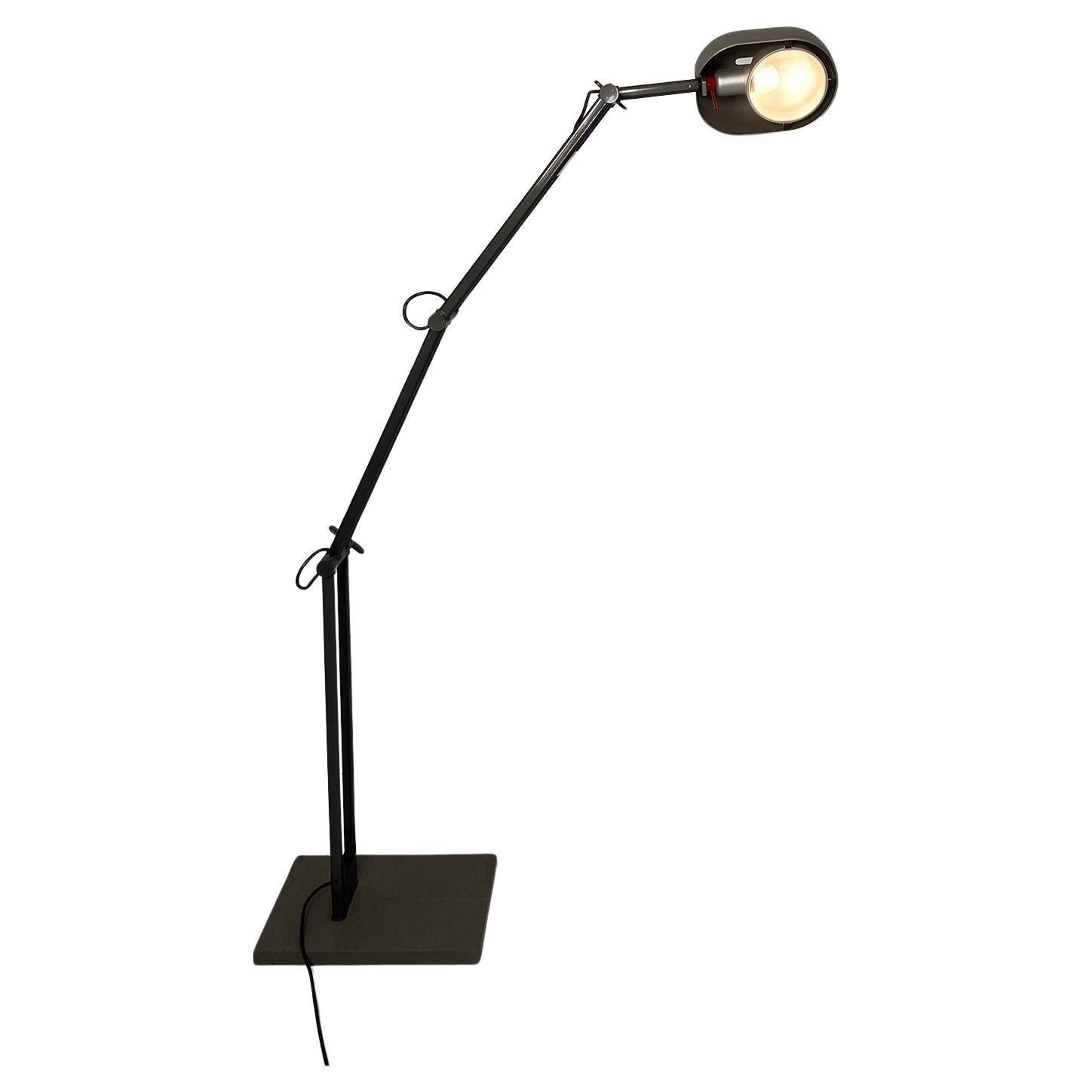 Lampada da terra Adone di CP & CR Associati e prodotta da Artemide, anni 80. in vendita