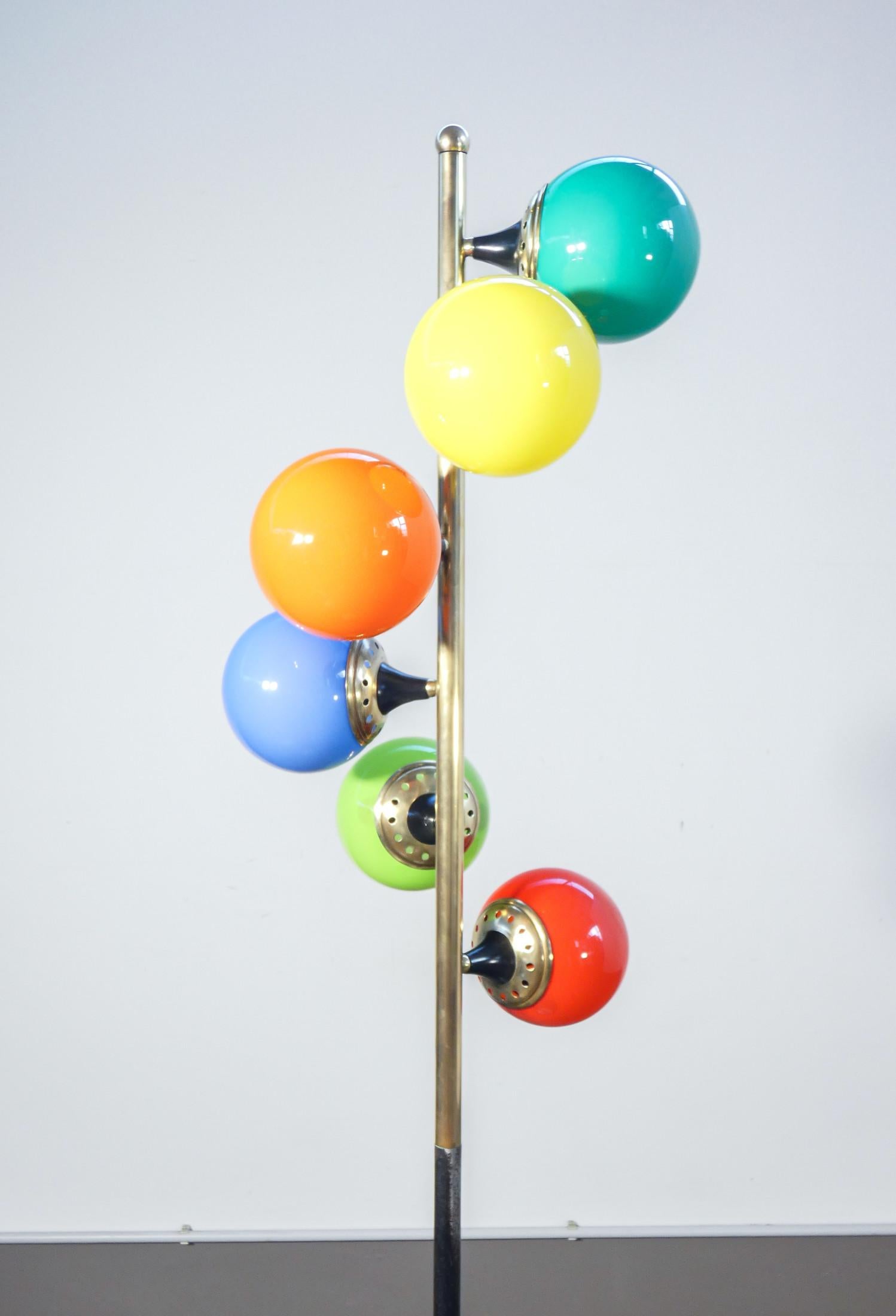 Milieu du XXe siècle Lampada da terra Alberello design STILNOVO. Accès à trois heures. Italie, années 1960 en vente