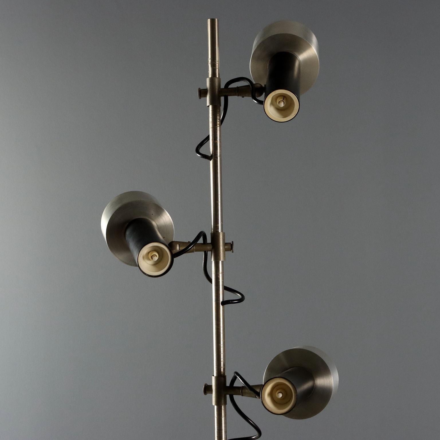 Aluminum Lampada da Terra Anni '60 a Tre Punti Luce For Sale