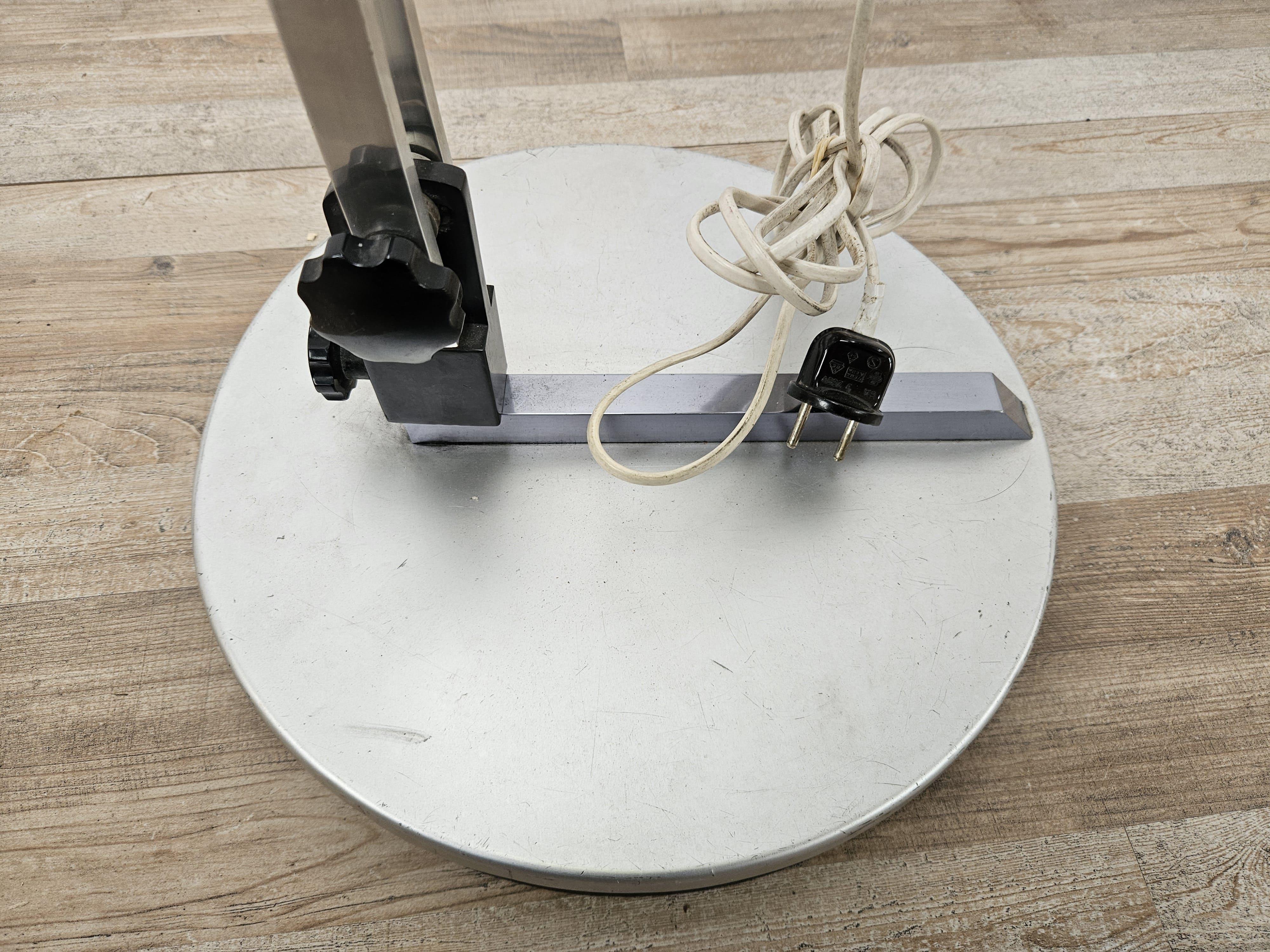 Lampadaire 70s extensible en métal chromé et plastique 6