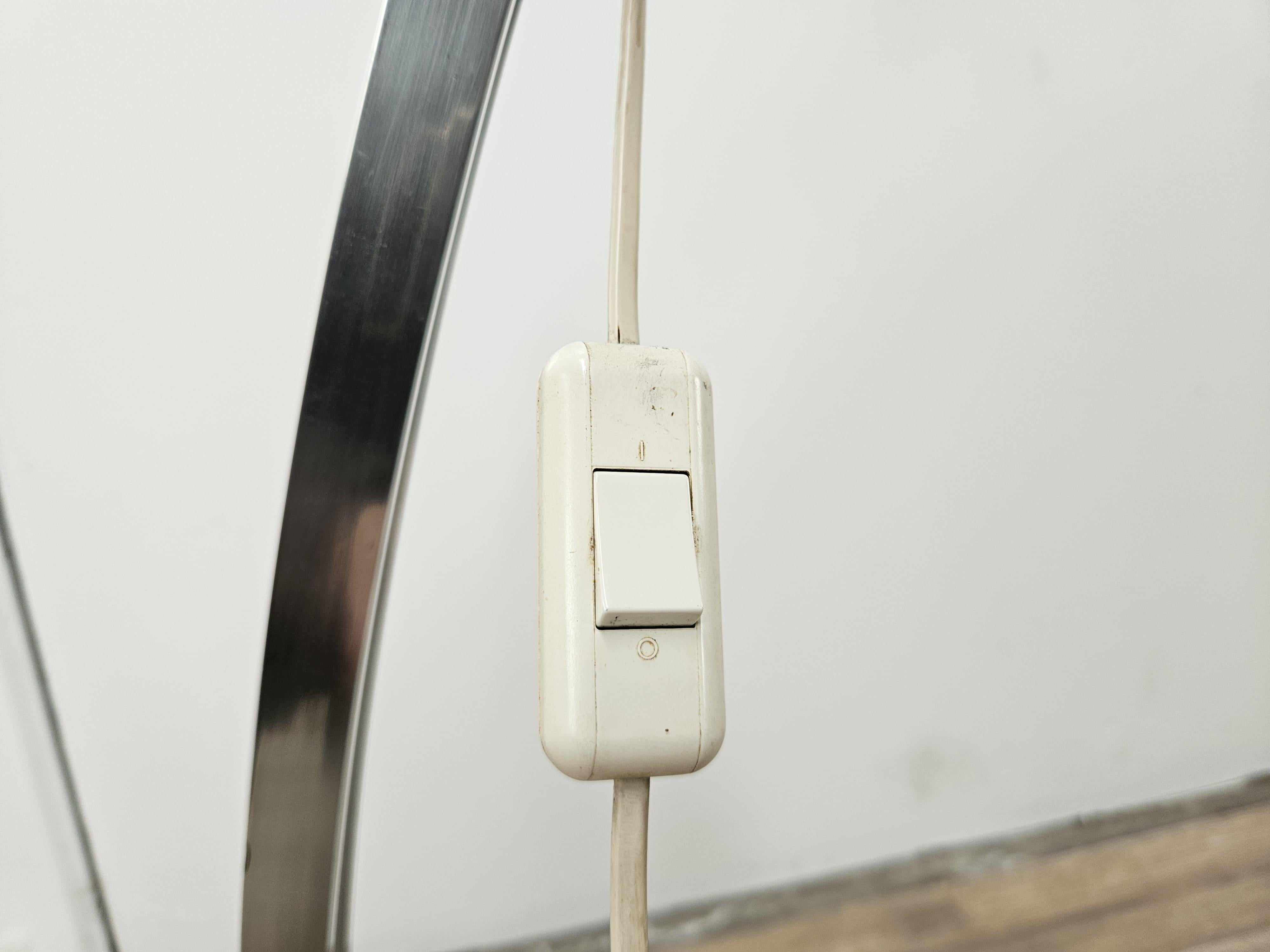 Lampadaire 70s extensible en métal chromé et plastique 8