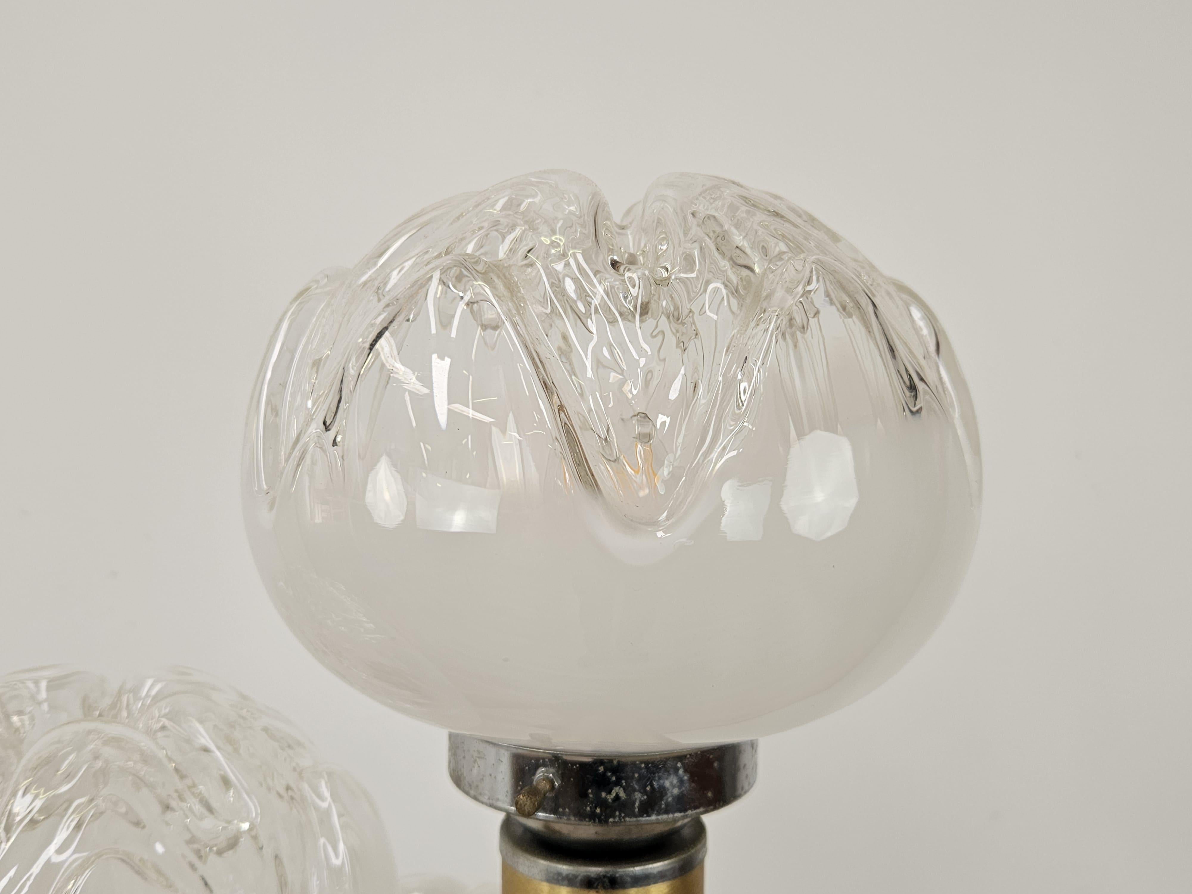 Mid-Century Modern Lampadaire des années 1970 en verre de Murano, bois et métal avec 3 points lumineux en vente