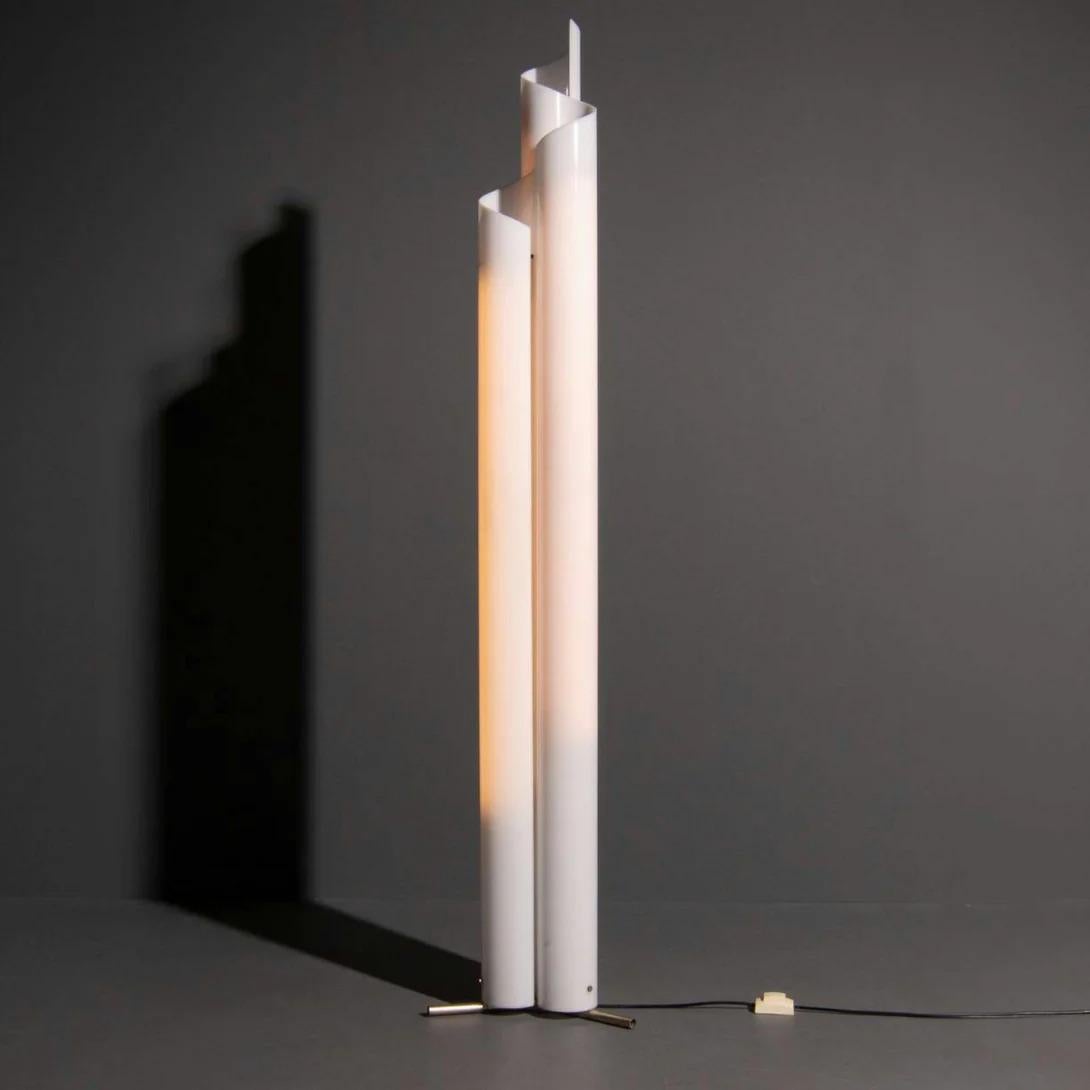 Late 20th Century Artemide Floor Lamp Model Chimera Led by Vico Magistretti.
