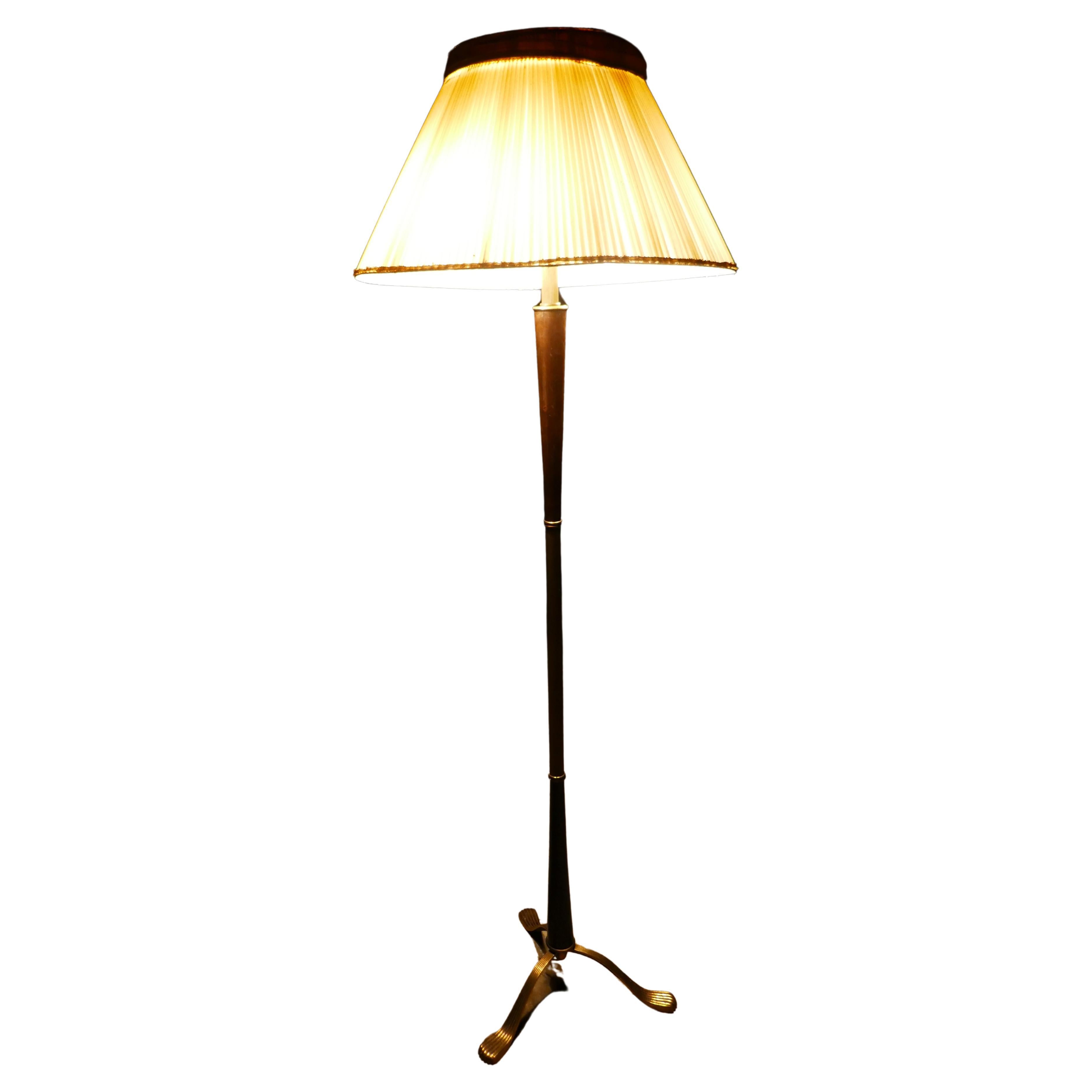 Floor lamp attributed to Osvaldo Borsani For Sale