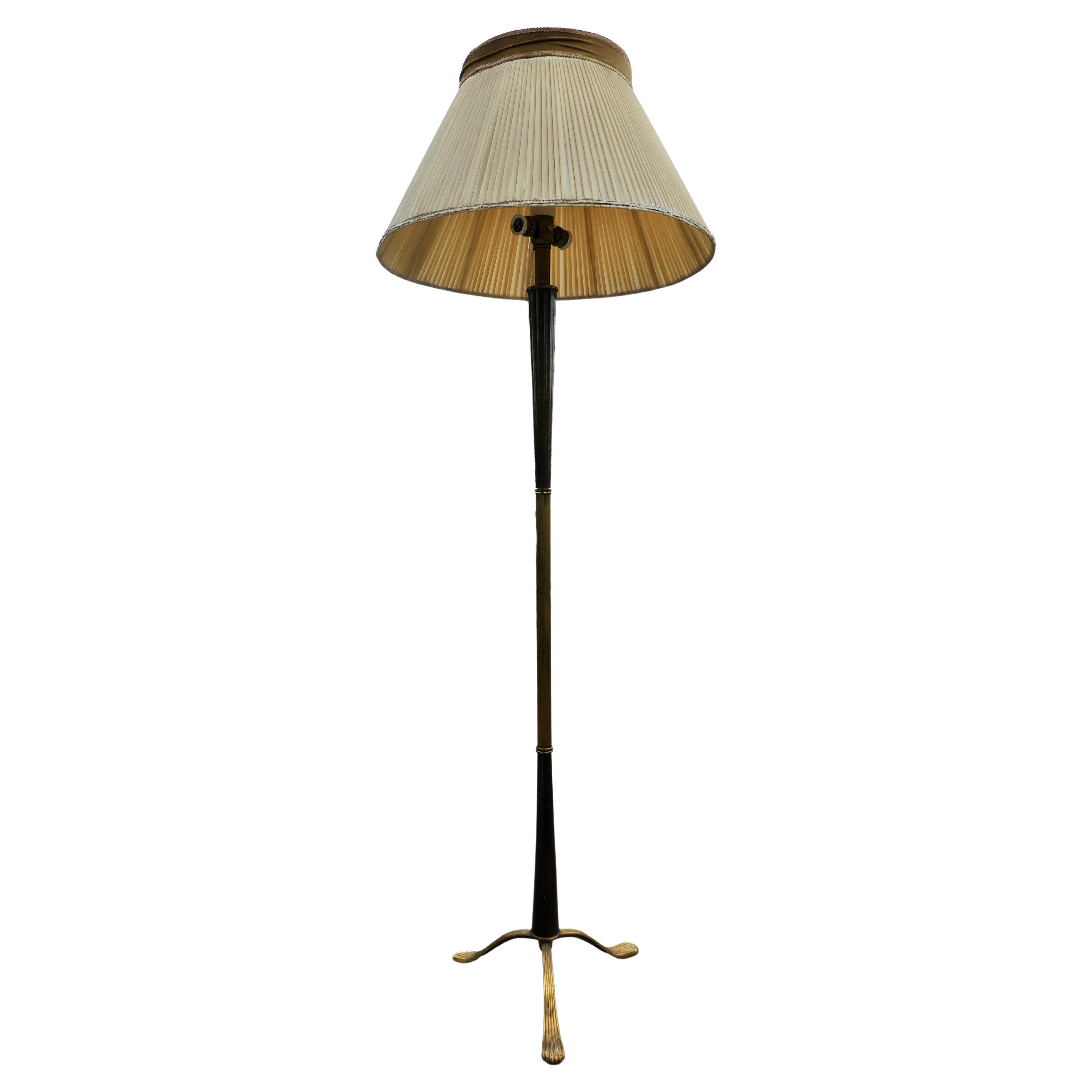 Floor lamp attributed to Osvaldo Borsani.
Dual ignition
Good Condition
Thank you