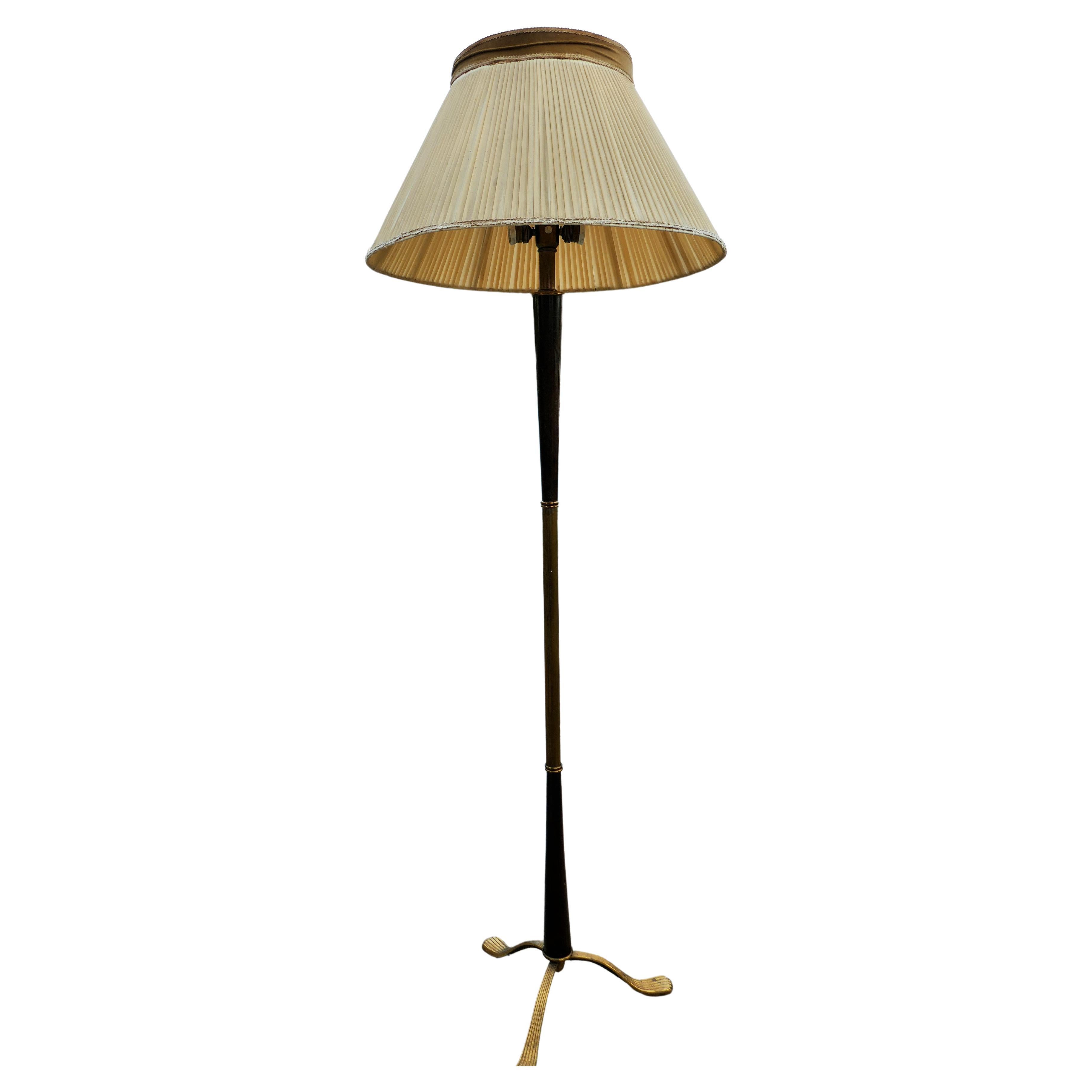 Floor lamp attributed to Osvaldo Borsani In Good Condition For Sale In Lugo, IT