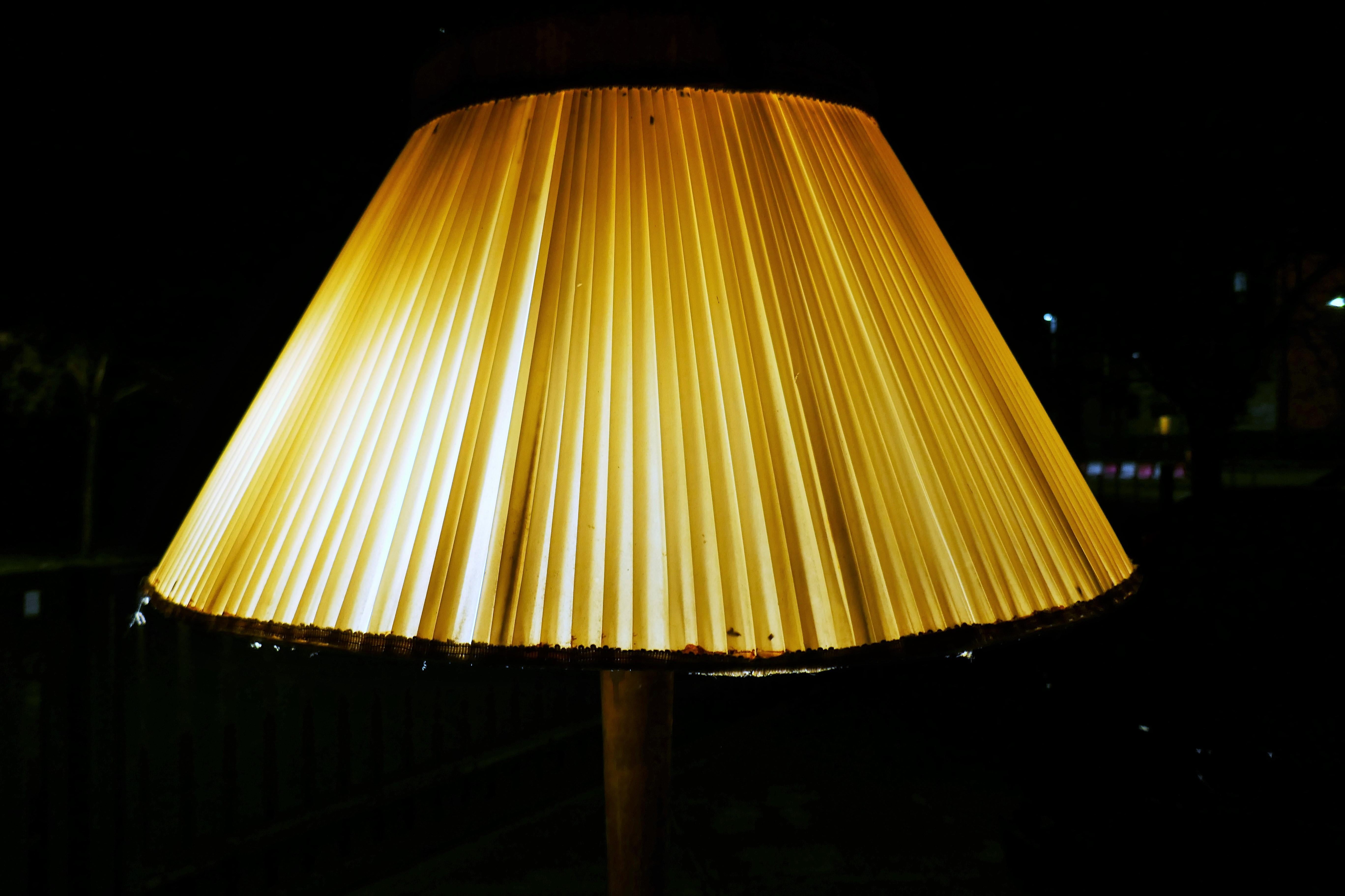 Floor lamp attributed to Osvaldo Borsani For Sale 1
