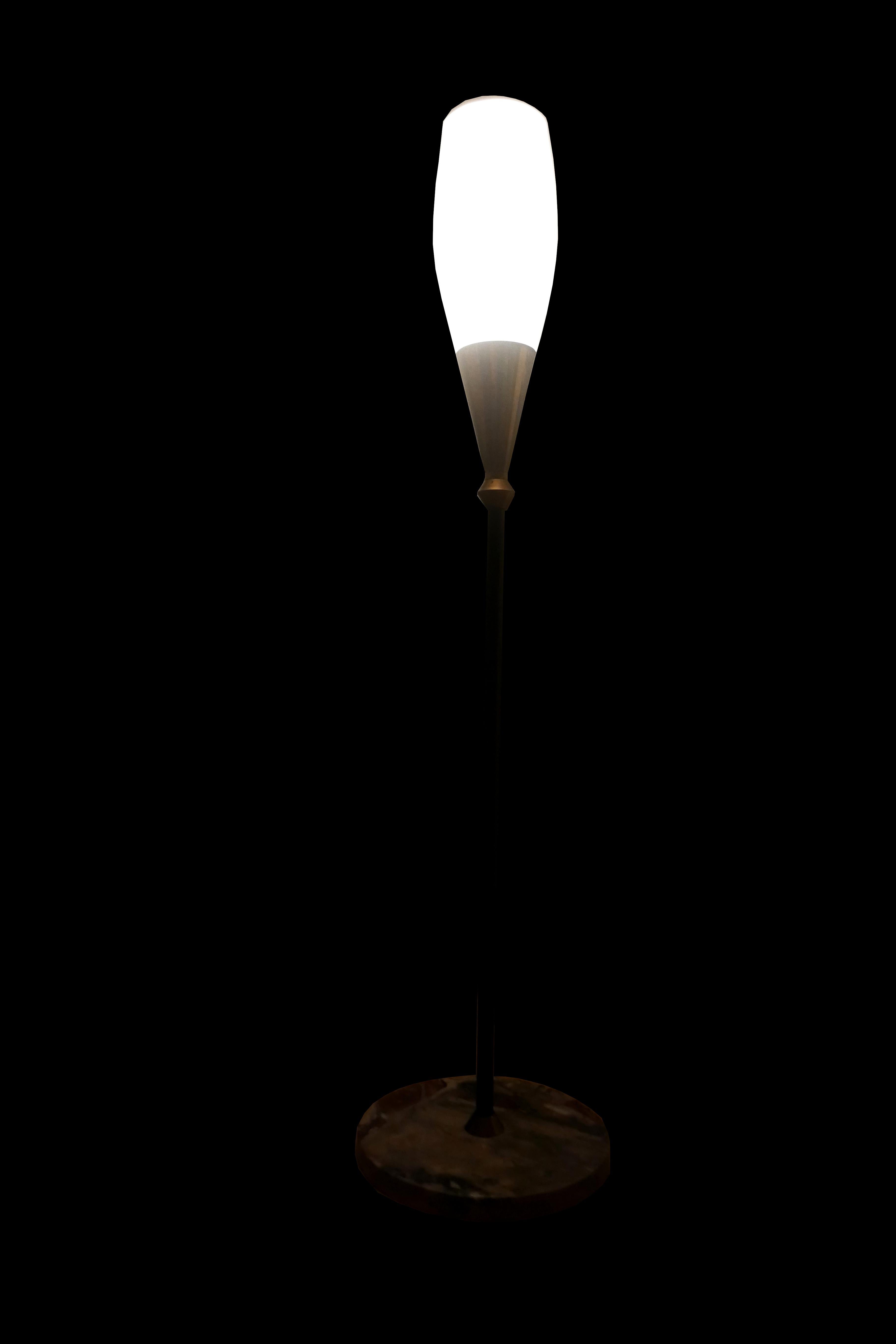 Brass Floor lamp attributed to Stilnovo For Sale