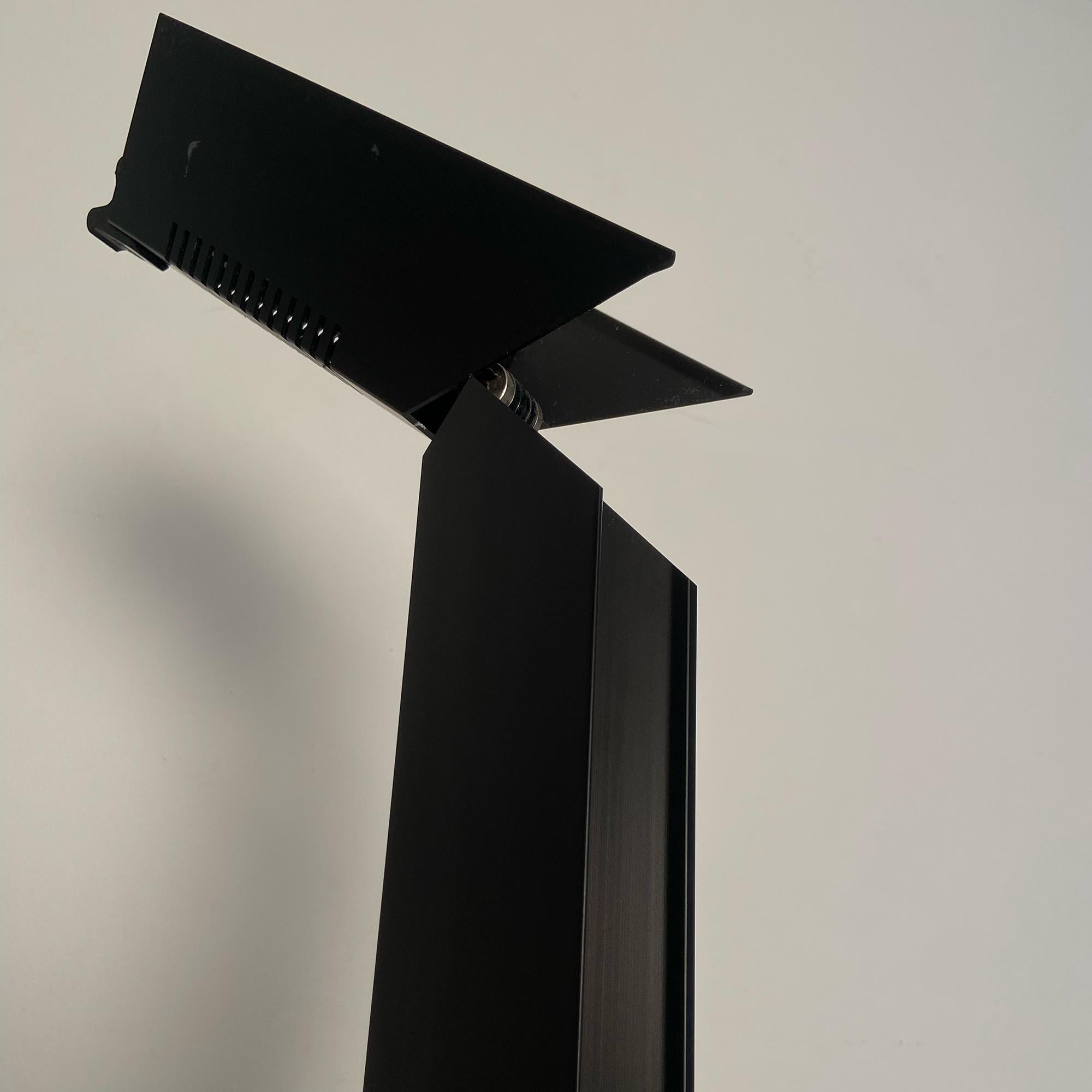 Lampada da terra Beam nera di Enrico Davide Bona e prodotta da Skipper, 1980 In condizioni ottime in vendita a Ravenna, IT