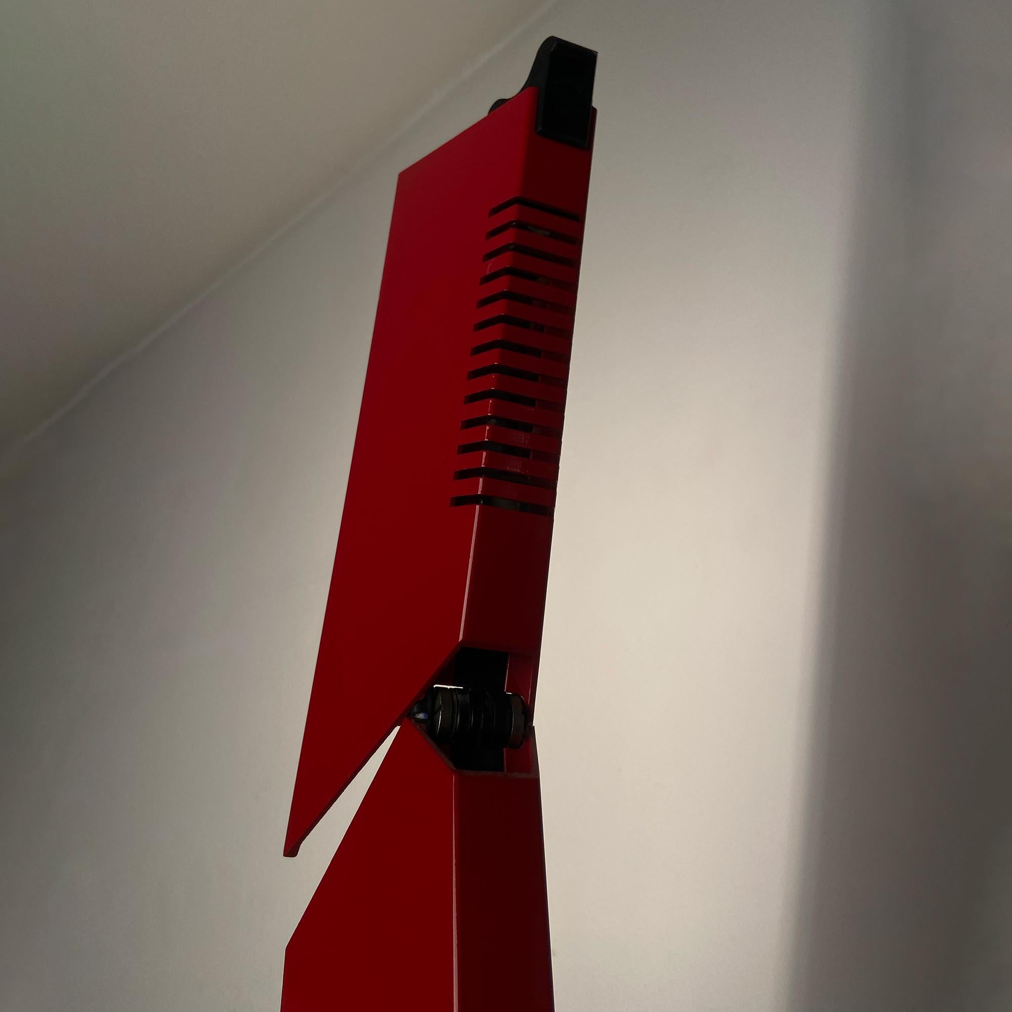 Metallo Lampada da terra Beam rossa di Enrico Davide Bona e prodotta da Skipper, 1980 in vendita