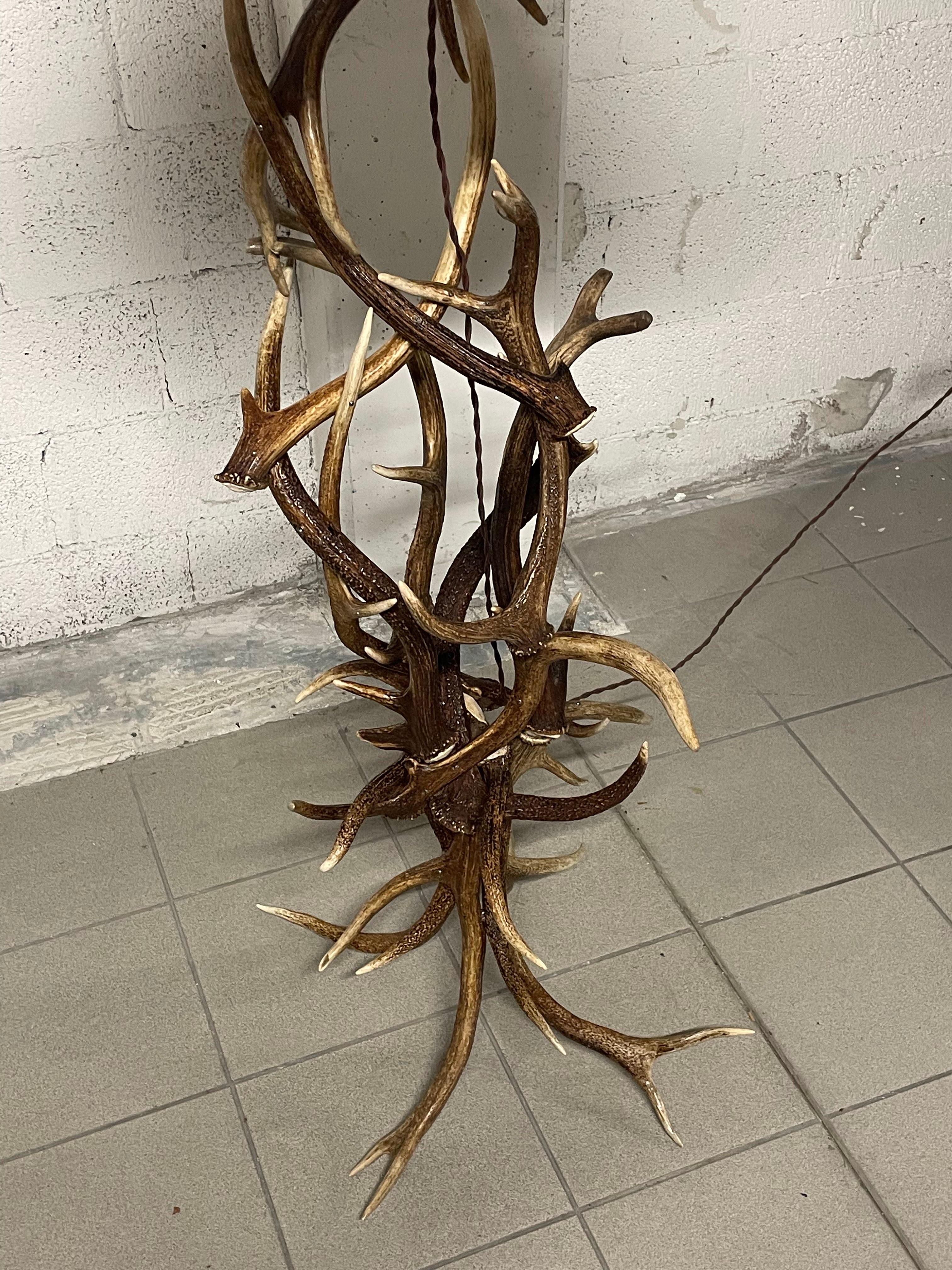 Lampadaire en bois de cerf, 1990 en vente 3