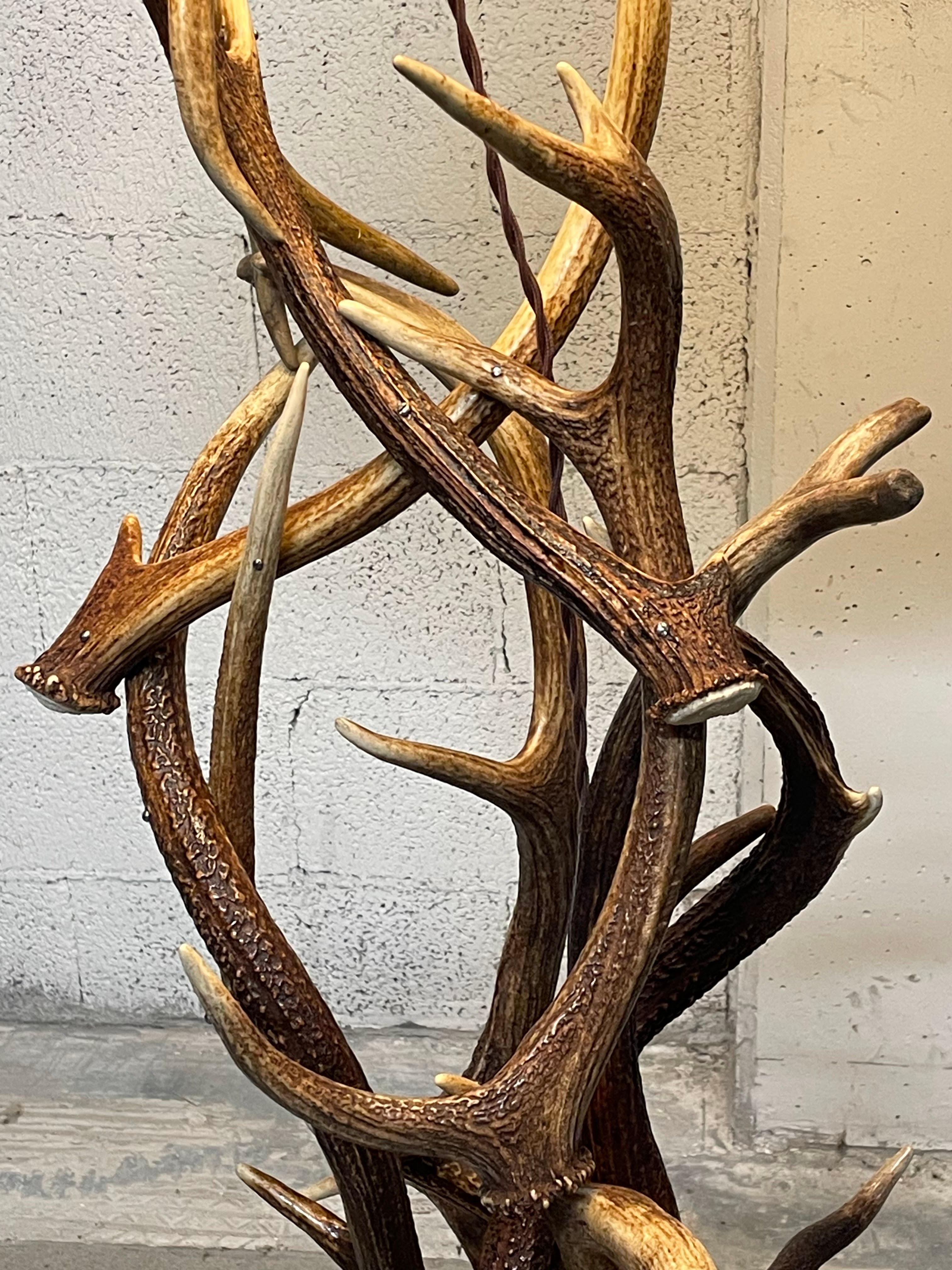 Lampadaire en bois de cerf, 1990 en vente 6