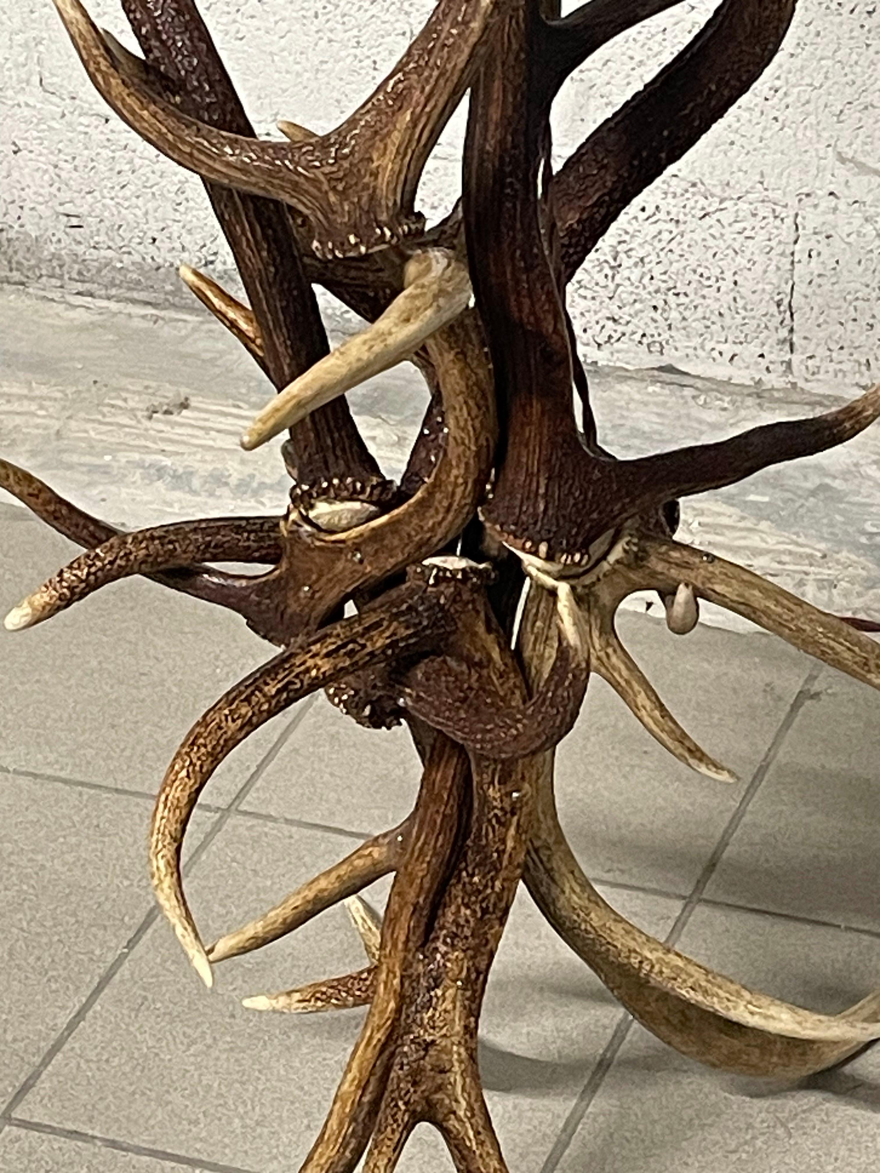 Corne Lampadaire en bois de cerf, 1990 en vente